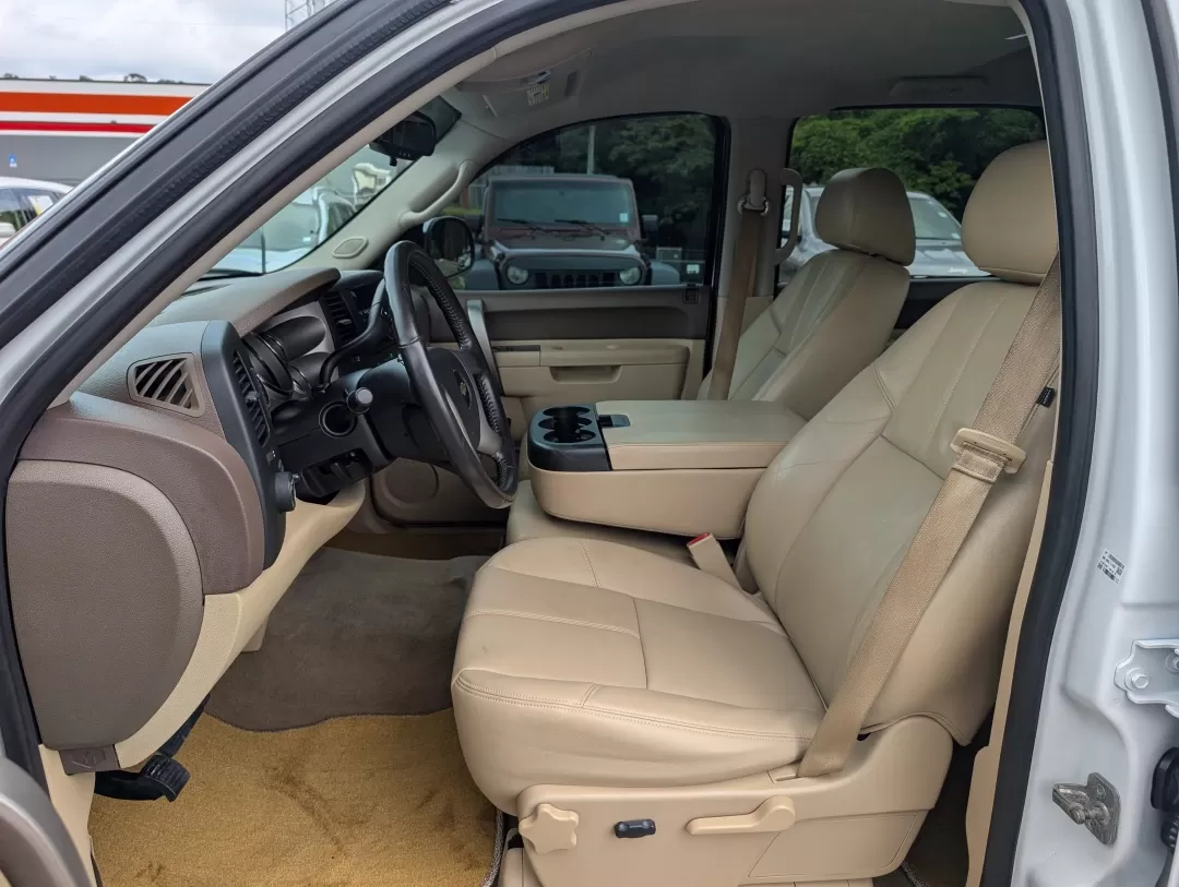 2013 /Light Cashmere/Dark Cashmere Chevrolet Silverado 1500 LT (3GCPKSE75DG) with an Other engine, located at 3959 U.S. 80 W, Phenix City, AL, 36870, (334) 297-4885, 32.469296, -85.135185 - **Elevate Your Adventures with the 2013 Chevrolet Silverado 1500 LT at Gils Auto in Phenix City, AL!**<br /> <br /> Are you ready to take your weekend getaways or daily commutes to the next level? The 2013 Chevrolet Silverado 1500 LT is the perfect companion for those who value reliability and perfo - Photo#9