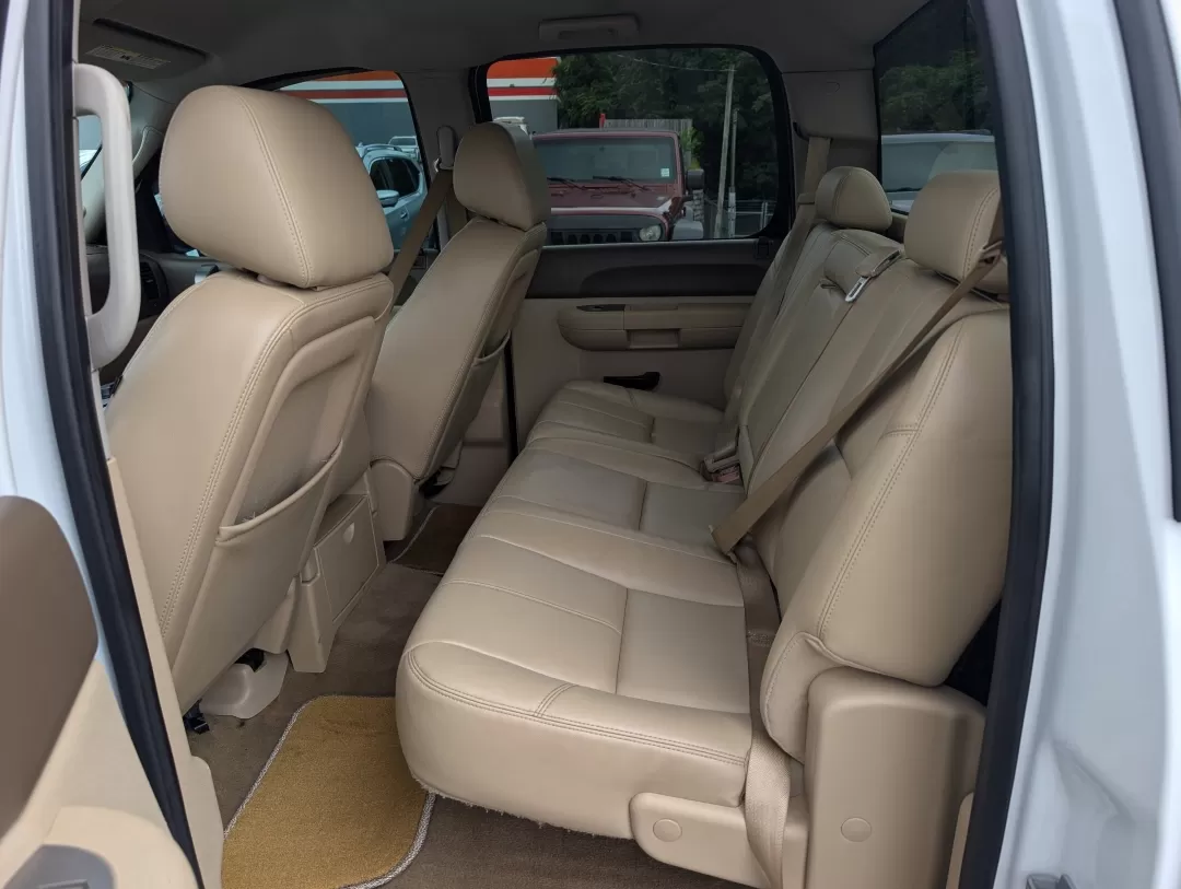 2013 /Light Cashmere/Dark Cashmere Chevrolet Silverado 1500 LT (3GCPKSE75DG) with an Other engine, located at 3959 U.S. 80 W, Phenix City, AL, 36870, (334) 297-4885, 32.469296, -85.135185 - **Elevate Your Adventures with the 2013 Chevrolet Silverado 1500 LT at Gils Auto in Phenix City, AL!**<br /> <br /> Are you ready to take your weekend getaways or daily commutes to the next level? The 2013 Chevrolet Silverado 1500 LT is the perfect companion for those who value reliability and perfo - Photo#11