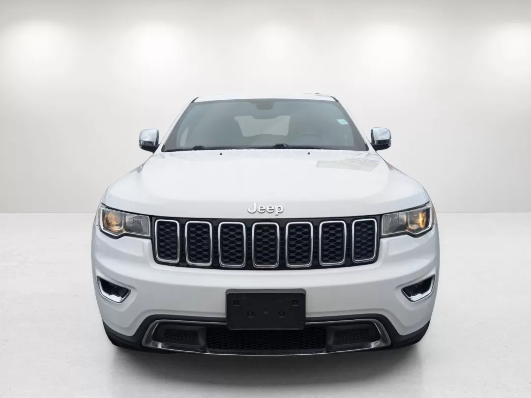 2018 /Black Jeep Grand Cherokee Limited (1C4RJFBG7JC) with an Other engine, located at 3959 U.S. 80 W, Phenix City, AL, 36870, (334) 297-4885, 32.469296, -85.135185 - **Unleash Your Adventurous Spirit with the 2018 Jeep Grand Cherokee Limited at Gils Auto in Phenix City, AL**<br /> <br /> Are you ready to elevate your driving experience? Whether you're navigating the streets of Phenix City or embarking on a weekend adventure into the great outdoors, the 2018 Jeep - Photo#1