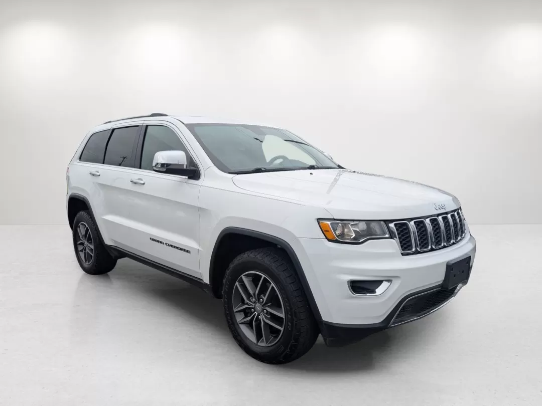 2018 /Black Jeep Grand Cherokee Limited (1C4RJFBG7JC) with an Other engine, located at 3959 U.S. 80 W, Phenix City, AL, 36870, (334) 297-4885, 32.469296, -85.135185 - **Unleash Your Adventurous Spirit with the 2018 Jeep Grand Cherokee Limited at Gils Auto in Phenix City, AL**<br /> <br /> Are you ready to elevate your driving experience? Whether you're navigating the streets of Phenix City or embarking on a weekend adventure into the great outdoors, the 2018 Jeep - Photo#2