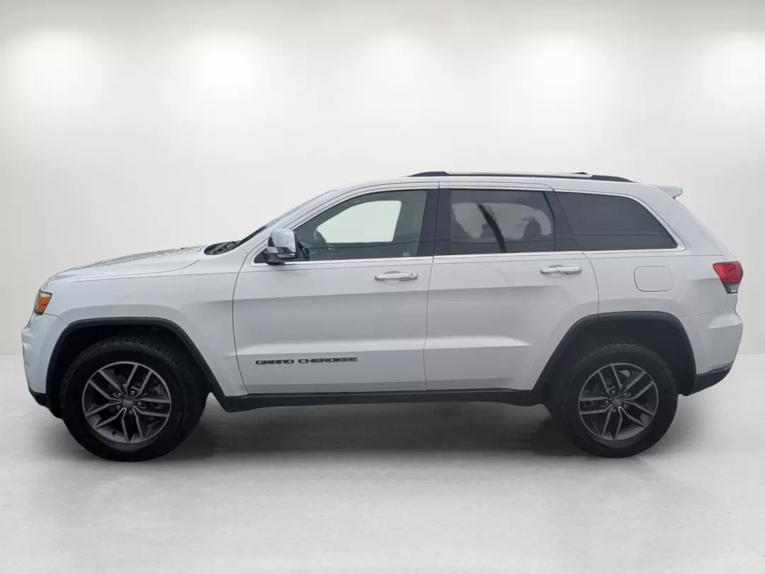 2018 /Black Jeep Grand Cherokee Limited (1C4RJFBG7JC) with an Other engine, located at 3959 U.S. 80 W, Phenix City, AL, 36870, (334) 297-4885, 32.469296, -85.135185 - **Unleash Your Adventurous Spirit with the 2018 Jeep Grand Cherokee Limited at Gils Auto in Phenix City, AL**<br /> <br /> Are you ready to elevate your driving experience? Whether you're navigating the streets of Phenix City or embarking on a weekend adventure into the great outdoors, the 2018 Jeep - Photo#7