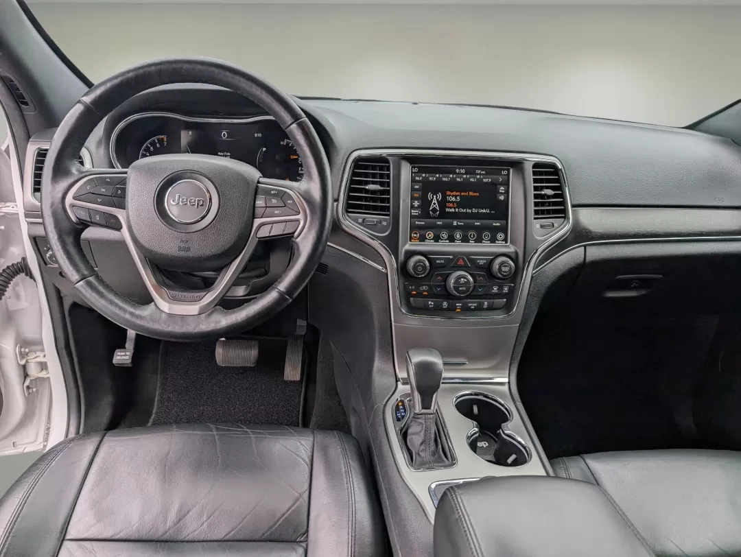 2018 /Black Jeep Grand Cherokee Limited (1C4RJFBG7JC) with an Other engine, located at 3959 U.S. 80 W, Phenix City, AL, 36870, (334) 297-4885, 32.469296, -85.135185 - **Unleash Your Adventurous Spirit with the 2018 Jeep Grand Cherokee Limited at Gils Auto in Phenix City, AL**<br /> <br /> Are you ready to elevate your driving experience? Whether you're navigating the streets of Phenix City or embarking on a weekend adventure into the great outdoors, the 2018 Jeep - Photo#11
