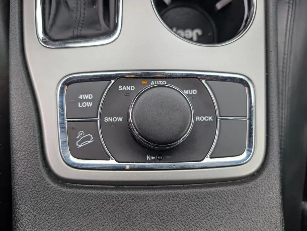 2018 /Black Jeep Grand Cherokee Limited (1C4RJFBG7JC) with an Other engine, located at 3959 U.S. 80 W, Phenix City, AL, 36870, (334) 297-4885, 32.469296, -85.135185 - **Unleash Your Adventurous Spirit with the 2018 Jeep Grand Cherokee Limited at Gils Auto in Phenix City, AL**<br /> <br /> Are you ready to elevate your driving experience? Whether you're navigating the streets of Phenix City or embarking on a weekend adventure into the great outdoors, the 2018 Jeep - Photo#12