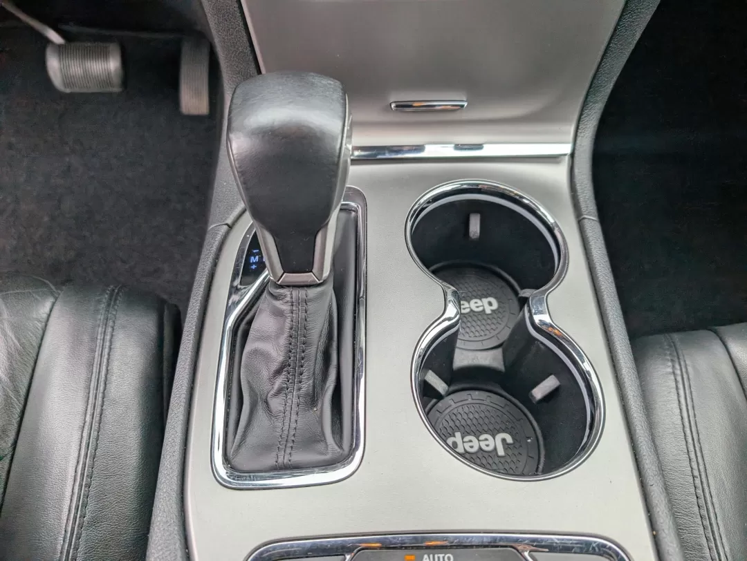 2018 /Black Jeep Grand Cherokee Limited (1C4RJFBG7JC) with an Other engine, located at 3959 U.S. 80 W, Phenix City, AL, 36870, (334) 297-4885, 32.469296, -85.135185 - **Unleash Your Adventurous Spirit with the 2018 Jeep Grand Cherokee Limited at Gils Auto in Phenix City, AL**<br /> <br /> Are you ready to elevate your driving experience? Whether you're navigating the streets of Phenix City or embarking on a weekend adventure into the great outdoors, the 2018 Jeep - Photo#13