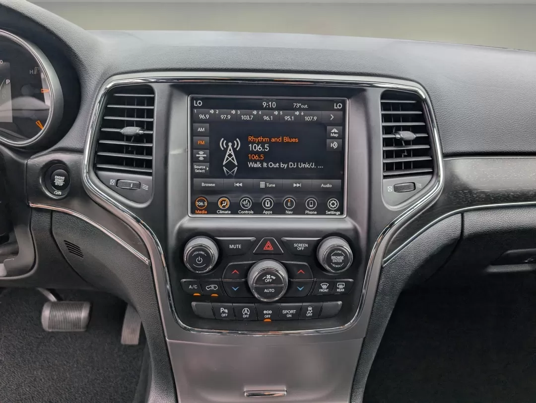 2018 /Black Jeep Grand Cherokee Limited (1C4RJFBG7JC) with an Other engine, located at 3959 U.S. 80 W, Phenix City, AL, 36870, (334) 297-4885, 32.469296, -85.135185 - **Unleash Your Adventurous Spirit with the 2018 Jeep Grand Cherokee Limited at Gils Auto in Phenix City, AL**<br /> <br /> Are you ready to elevate your driving experience? Whether you're navigating the streets of Phenix City or embarking on a weekend adventure into the great outdoors, the 2018 Jeep - Photo#14