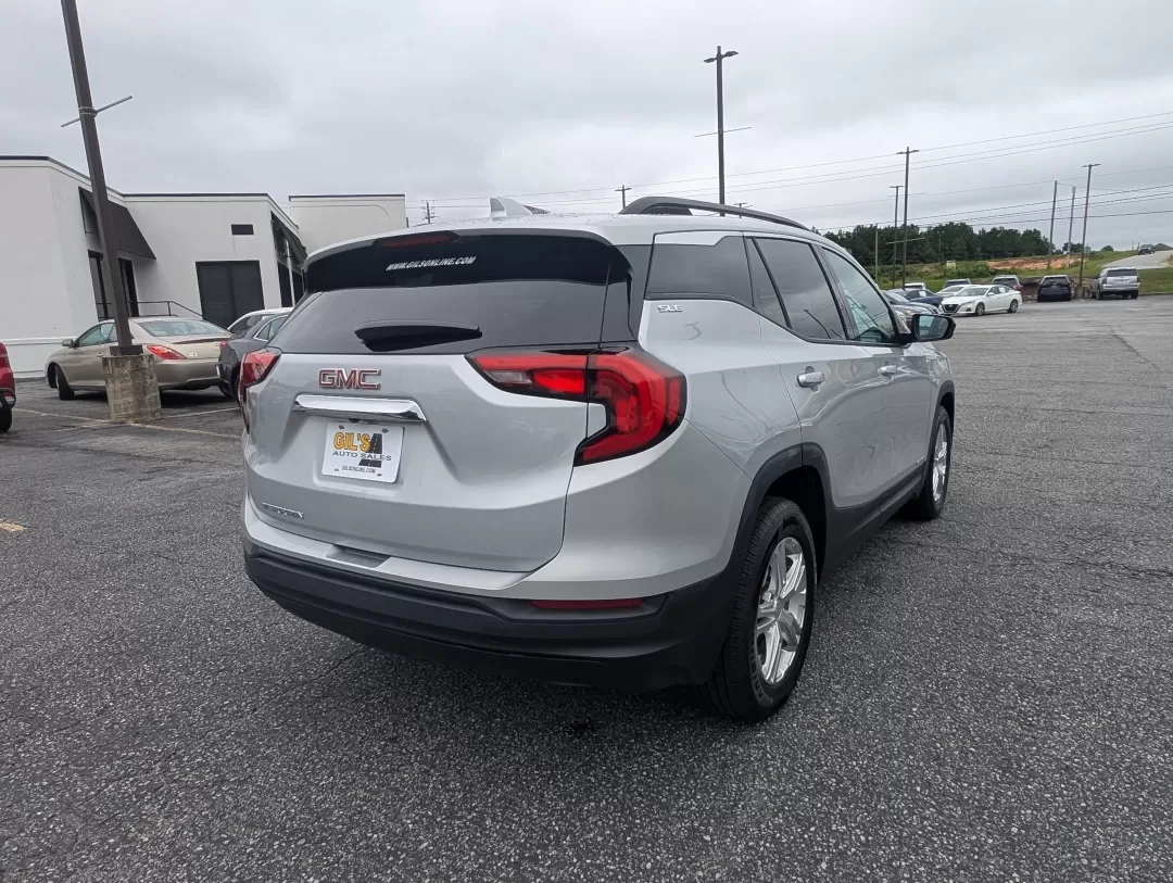 2018 /Medium Ash Gray/Jet Black GMC Terrain SLE (3GKALMEV9JL) with an Other engine, located at 3959 U.S. 80 W, Phenix City, AL, 36870, (334) 297-4885, 32.469296, -85.135185 - Discover the perfect blend of comfort, style, and functionality with the 2018 GMC Terrain SLE, now available at Gils Auto in Phenix City, AL. This stylish SUV is designed for your family's adventures-whether you're navigating the daily commute, enjoying weekend getaways, or tackling outdoor excursio - Photo#4