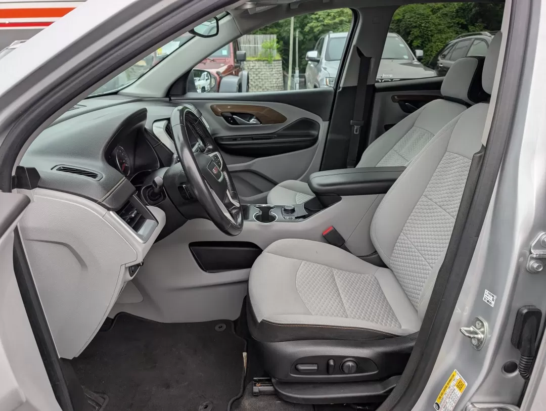 2018 /Medium Ash Gray/Jet Black GMC Terrain SLE (3GKALMEV9JL) with an Other engine, located at 3959 U.S. 80 W, Phenix City, AL, 36870, (334) 297-4885, 32.469296, -85.135185 - Discover the perfect blend of comfort, style, and functionality with the 2018 GMC Terrain SLE, now available at Gils Auto in Phenix City, AL. This stylish SUV is designed for your family's adventures-whether you're navigating the daily commute, enjoying weekend getaways, or tackling outdoor excursio - Photo#9