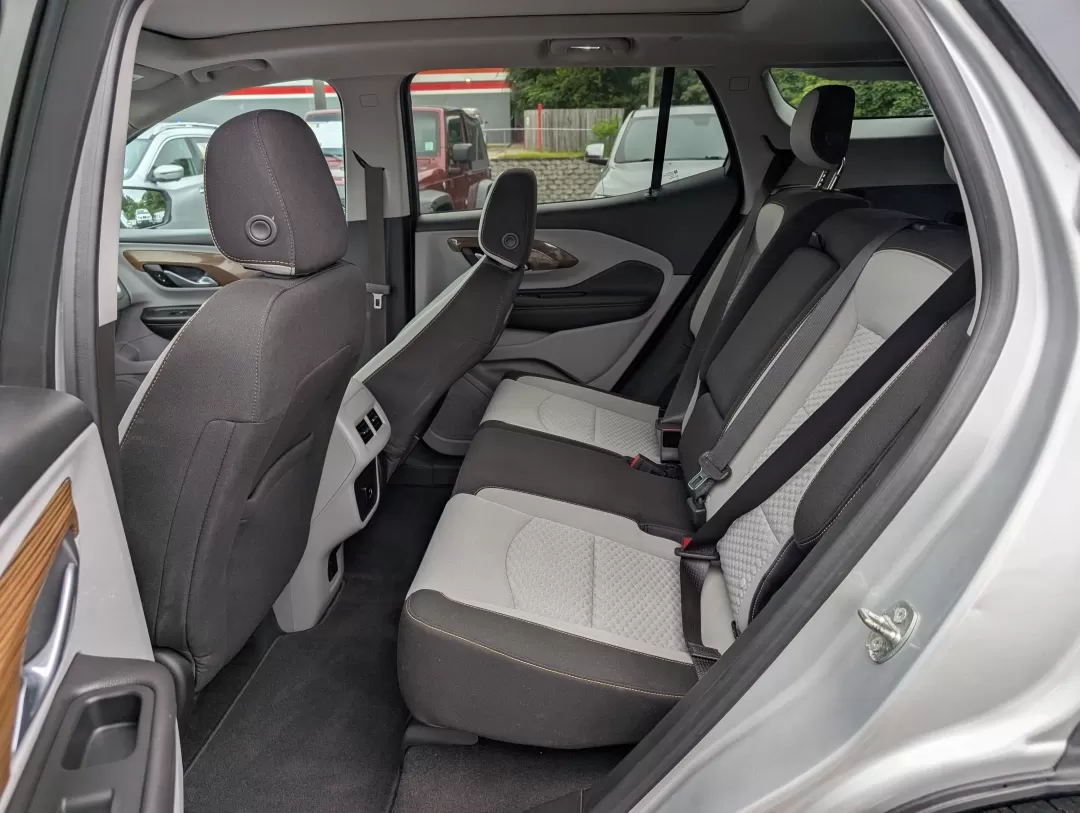 2018 /Medium Ash Gray/Jet Black GMC Terrain SLE (3GKALMEV9JL) with an Other engine, located at 3959 U.S. 80 W, Phenix City, AL, 36870, (334) 297-4885, 32.469296, -85.135185 - Discover the perfect blend of comfort, style, and functionality with the 2018 GMC Terrain SLE, now available at Gils Auto in Phenix City, AL. This stylish SUV is designed for your family's adventures-whether you're navigating the daily commute, enjoying weekend getaways, or tackling outdoor excursio - Photo#10