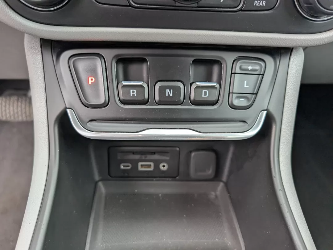 2018 /Medium Ash Gray/Jet Black GMC Terrain SLE (3GKALMEV9JL) with an Other engine, located at 3959 U.S. 80 W, Phenix City, AL, 36870, (334) 297-4885, 32.469296, -85.135185 - Discover the perfect blend of comfort, style, and functionality with the 2018 GMC Terrain SLE, now available at Gils Auto in Phenix City, AL. This stylish SUV is designed for your family's adventures-whether you're navigating the daily commute, enjoying weekend getaways, or tackling outdoor excursio - Photo#13