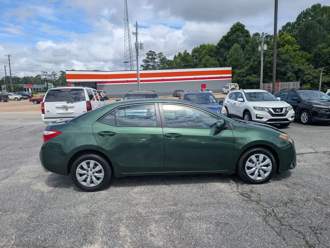 2015 Toyota Corolla LE (2T1BURHE8FC) with an Other engine, located at 3959 U.S. 80 W, Phenix City, AL, 36870, (334) 297-4885, 32.469296, -85.135185 - **Explore Life with a 2015 Toyota Corolla LE at Gils Auto Your Gateway to Affordable Automotive Solutions in Phenix City, AL!**<br /> <br /> Are you ready to elevate your daily commute or embark on weekend adventures without breaking the bank? Look no further than the 2015 Toyota Corolla LE, an ide - Photo#3