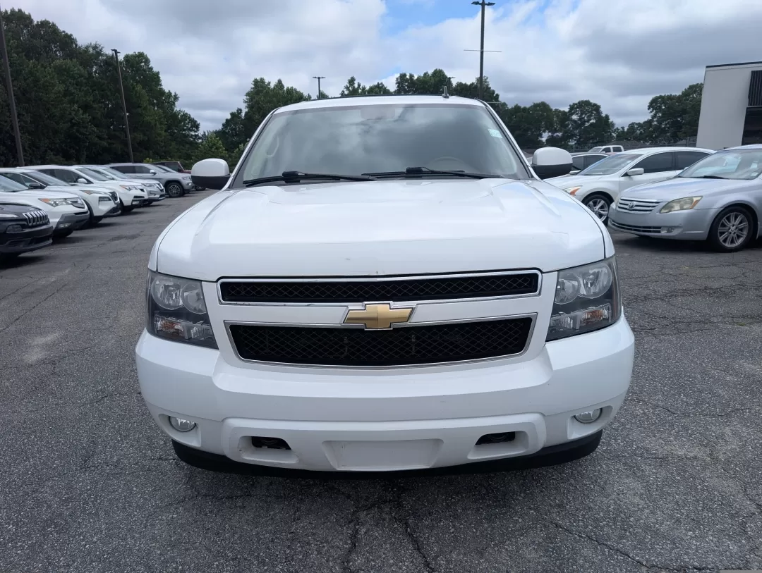 2011 /Light Cashmere/Dark Cashmere Chevrolet Tahoe LT (1GNSKBE04BR) with an Other engine, located at 3959 U.S. 80 W, Phenix City, AL, 36870, (334) 297-4885, 32.469296, -85.135185 - **Adventure Awaits: 2011 Chevrolet Tahoe LT Available Now!** <br /> <br /> Are you ready to elevate your family adventures or weekend getaways? Look no further than this stunning 2011 Chevrolet Tahoe LT, a perfect companion for growing families, city commuters, or outdoor enthusiasts. With its spac - Photo#1