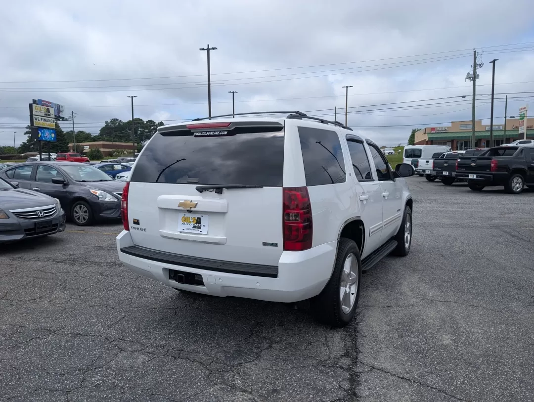 2011 /Light Cashmere/Dark Cashmere Chevrolet Tahoe LT (1GNSKBE04BR) with an Other engine, located at 3959 U.S. 80 W, Phenix City, AL, 36870, (334) 297-4885, 32.469296, -85.135185 - **Adventure Awaits: 2011 Chevrolet Tahoe LT Available Now!** <br /> <br /> Are you ready to elevate your family adventures or weekend getaways? Look no further than this stunning 2011 Chevrolet Tahoe LT, a perfect companion for growing families, city commuters, or outdoor enthusiasts. With its spac - Photo#4
