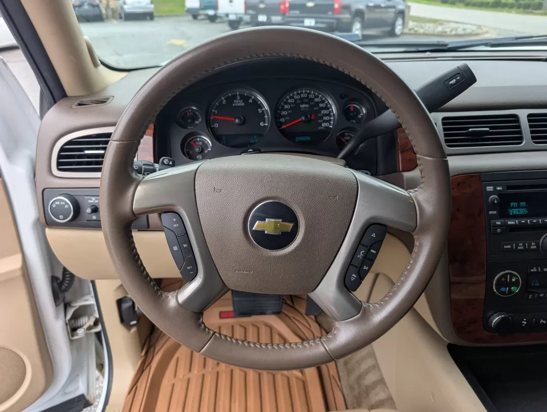 2011 /Light Cashmere/Dark Cashmere Chevrolet Tahoe LT (1GNSKBE04BR) with an Other engine, located at 3959 U.S. 80 W, Phenix City, AL, 36870, (334) 297-4885, 32.469296, -85.135185 - **Adventure Awaits: 2011 Chevrolet Tahoe LT Available Now!** <br /> <br /> Are you ready to elevate your family adventures or weekend getaways? Look no further than this stunning 2011 Chevrolet Tahoe LT, a perfect companion for growing families, city commuters, or outdoor enthusiasts. With its spac - Photo#15