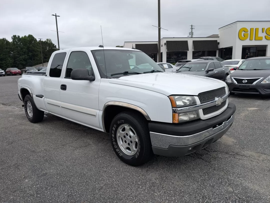 2004 /Dark Charcoal Chevrolet Silverado 1500 LT (1GCEC19T44Z) with an Other engine, located at 3959 U.S. 80 W, Phenix City, AL, 36870, (334) 297-4885, 32.469296, -85.135185 - **Experience Adventure and Reliability with the 2004 Chevrolet Silverado 1500 LT at Gils Auto!**<br /> <br /> Are you ready to elevate your driving experience? Whether you're tackling daily commutes, embarking on weekend adventures, or hauling gear for your growing family, the 2004 Chevrolet Silvera - Photo#2