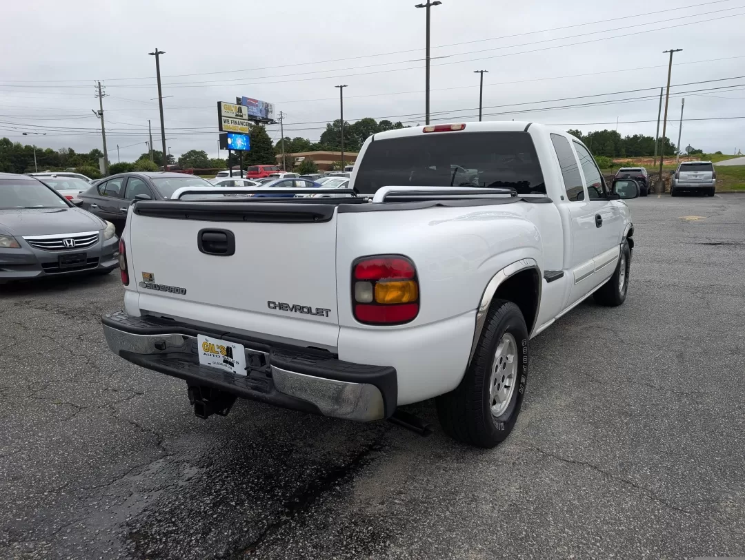 2004 /Dark Charcoal Chevrolet Silverado 1500 LT (1GCEC19T44Z) with an Other engine, located at 3959 U.S. 80 W, Phenix City, AL, 36870, (334) 297-4885, 32.469296, -85.135185 - **Experience Adventure and Reliability with the 2004 Chevrolet Silverado 1500 LT at Gils Auto!**<br /> <br /> Are you ready to elevate your driving experience? Whether you're tackling daily commutes, embarking on weekend adventures, or hauling gear for your growing family, the 2004 Chevrolet Silvera - Photo#4