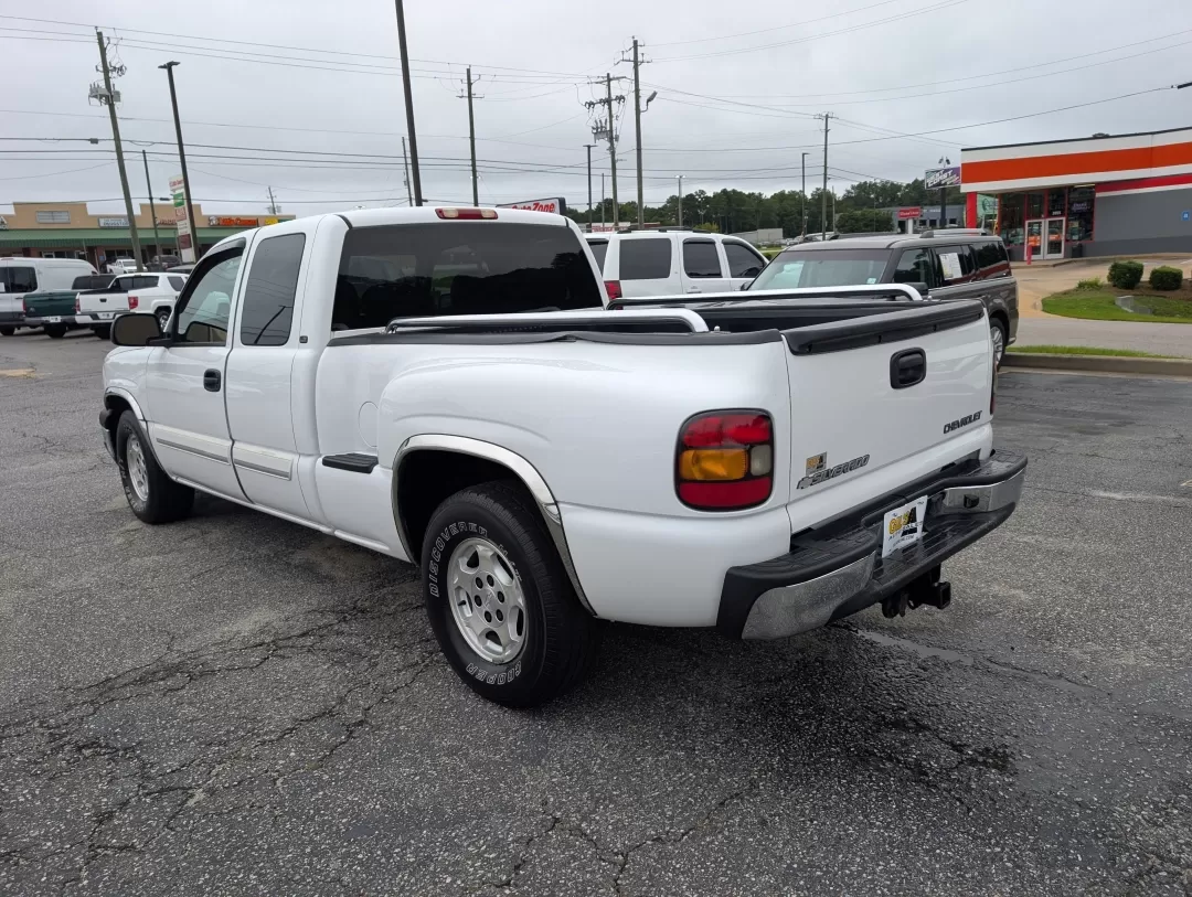 2004 /Dark Charcoal Chevrolet Silverado 1500 LT (1GCEC19T44Z) with an Other engine, located at 3959 U.S. 80 W, Phenix City, AL, 36870, (334) 297-4885, 32.469296, -85.135185 - **Experience Adventure and Reliability with the 2004 Chevrolet Silverado 1500 LT at Gils Auto!**<br /> <br /> Are you ready to elevate your driving experience? Whether you're tackling daily commutes, embarking on weekend adventures, or hauling gear for your growing family, the 2004 Chevrolet Silvera - Photo#6