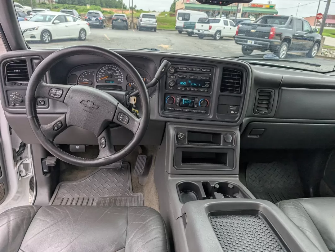 2004 /Dark Charcoal Chevrolet Silverado 1500 LT (1GCEC19T44Z) with an Other engine, located at 3959 U.S. 80 W, Phenix City, AL, 36870, (334) 297-4885, 32.469296, -85.135185 - **Experience Adventure and Reliability with the 2004 Chevrolet Silverado 1500 LT at Gils Auto!**<br /> <br /> Are you ready to elevate your driving experience? Whether you're tackling daily commutes, embarking on weekend adventures, or hauling gear for your growing family, the 2004 Chevrolet Silvera - Photo#11