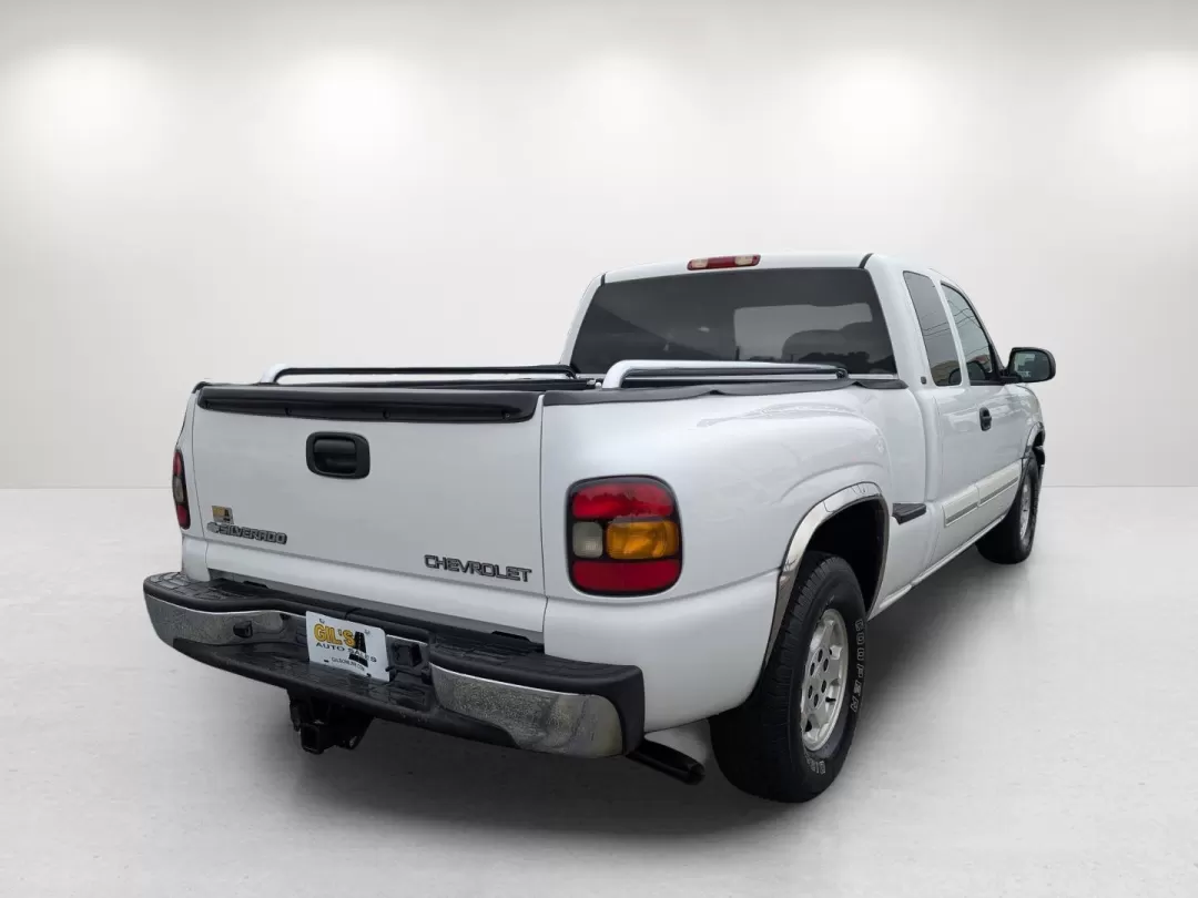 2004 /Dark Charcoal Chevrolet Silverado 1500 LT (1GCEC19T44Z) with an Other engine, located at 7000 Northlake Connector, Columbus, GA, 31904, (706) 987-8085, 32.524975, -84.978134 - **Experience Adventure and Reliability with the 2004 Chevrolet Silverado 1500 LT at Gils Auto!**<br /> <br /> Are you ready to elevate your driving experience? Whether you're tackling daily commutes, embarking on weekend adventures, or hauling gear for your growing family, the 2004 Chevrolet Silvera - Photo#4