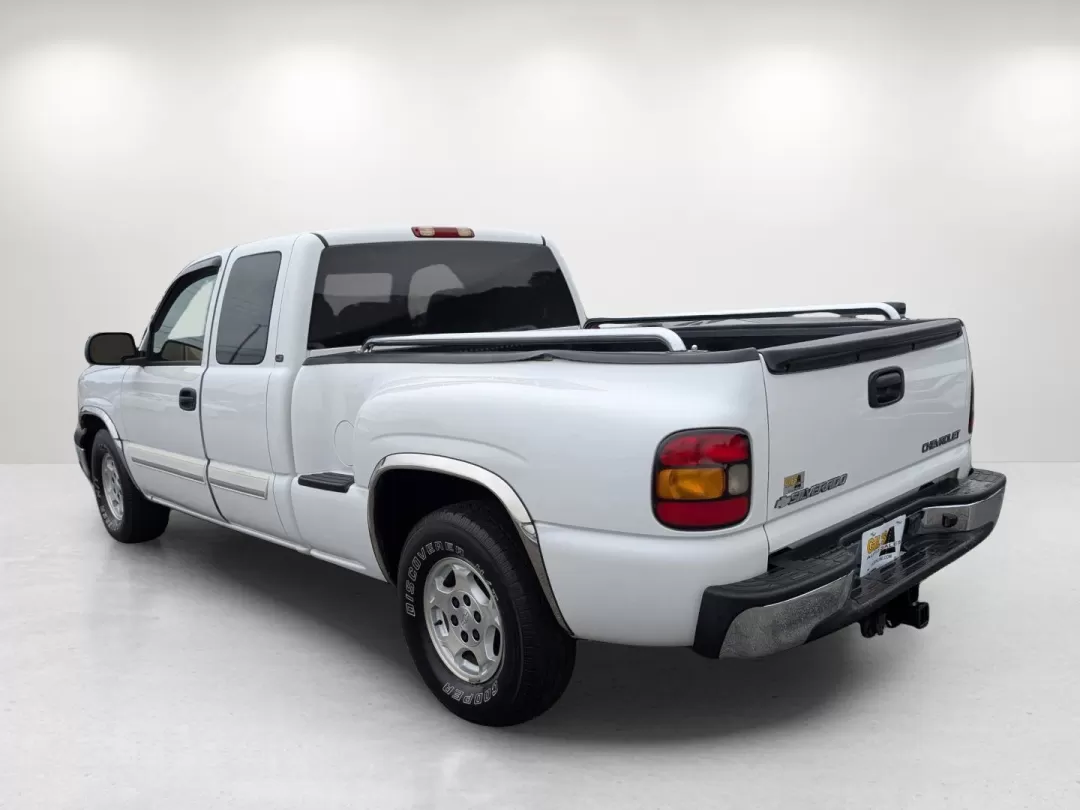 2004 /Dark Charcoal Chevrolet Silverado 1500 LT (1GCEC19T44Z) with an Other engine, located at 7000 Northlake Connector, Columbus, GA, 31904, (706) 987-8085, 32.524975, -84.978134 - **Experience Adventure and Reliability with the 2004 Chevrolet Silverado 1500 LT at Gils Auto!**<br /> <br /> Are you ready to elevate your driving experience? Whether you're tackling daily commutes, embarking on weekend adventures, or hauling gear for your growing family, the 2004 Chevrolet Silvera - Photo#6