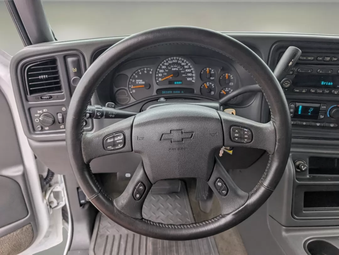 2004 /Dark Charcoal Chevrolet Silverado 1500 LT (1GCEC19T44Z) with an Other engine, located at 7000 Northlake Connector, Columbus, GA, 31904, (706) 987-8085, 32.524975, -84.978134 - **Experience Adventure and Reliability with the 2004 Chevrolet Silverado 1500 LT at Gils Auto!**<br /> <br /> Are you ready to elevate your driving experience? Whether you're tackling daily commutes, embarking on weekend adventures, or hauling gear for your growing family, the 2004 Chevrolet Silvera - Photo#15