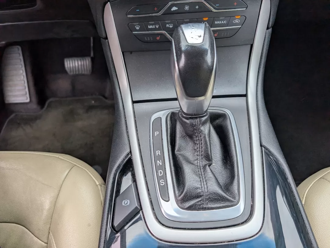 2015 Ford Edge SEL (2FMTK3J81FB) with an Other engine, located at 3959 U.S. 80 W, Phenix City, AL, 36870, (334) 297-4885, 32.469296, -85.135185 - **Discover Your Adventure with the 2015 Ford Edge SEL at Gils Auto - Phenix City!**<br /> <br /> Are you seeking the perfect vehicle to complement your active lifestyle? Look no further than the 2015 Ford Edge SEL, a versatile SUV that's designed for both daily commuting and weekend adventures. Imag - Photo#13