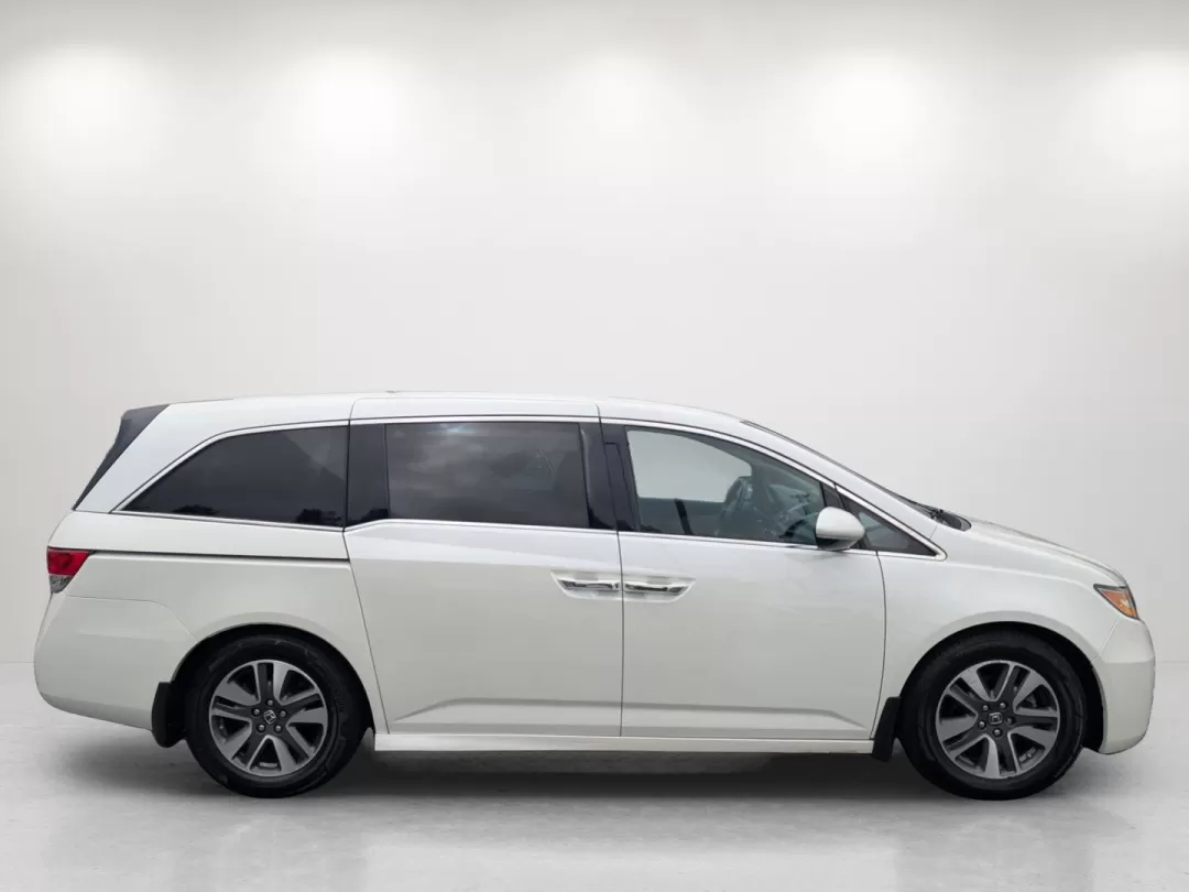 2014 Honda Odyssey (5FNRL5H92EB) with an Other engine, located at 7000 Northlake Connector, Columbus, GA, 31904, (706) 987-8085, 32.524975, -84.978134 - **Discover Family Adventures with the 2014 Honda Odyssey at Gils Auto in Phenix City, AL!**<br /> <br /> Are you ready to elevate your family's travel experience? The 2014 Honda Odyssey is the ultimate minivan designed for those who love to explore. With its spacious interior and cutting-edge featur - Photo#3
