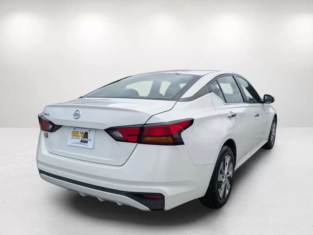 2021 /Charcoal Nissan Altima 2.5 S (1N4BL4BV9MN) with an Other engine, located at 3959 U.S. 80 W, Phenix City, AL, 36870, (334) 297-4885, 32.469296, -85.135185 - **Unlock New Adventures with the 2021 Nissan Altima at Gils Auto!**<br /> <br /> Are you ready to enhance your daily driving experience? Whether you're commuting to work, running errands around Phenix City, or embarking on weekend getaways, the 2021 Nissan Altima is designed to meet your dynamic lif - Photo#4