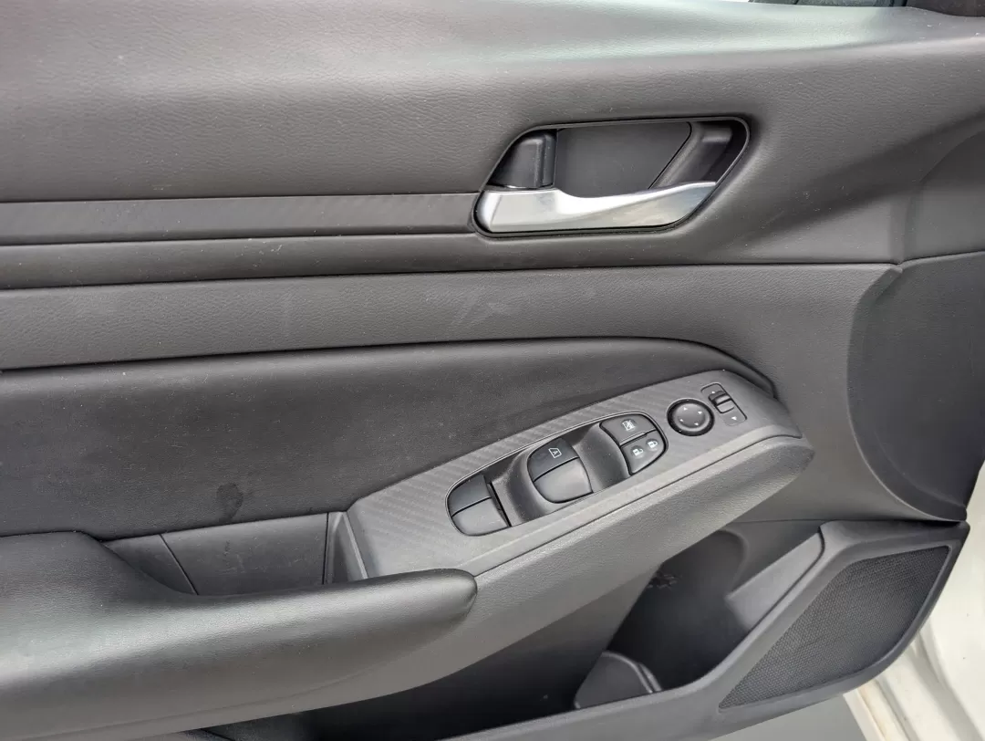 2021 /Charcoal Nissan Altima 2.5 S (1N4BL4BV9MN) with an Other engine, located at 3959 U.S. 80 W, Phenix City, AL, 36870, (334) 297-4885, 32.469296, -85.135185 - **Unlock New Adventures with the 2021 Nissan Altima at Gils Auto!**<br /> <br /> Are you ready to enhance your daily driving experience? Whether you're commuting to work, running errands around Phenix City, or embarking on weekend getaways, the 2021 Nissan Altima is designed to meet your dynamic lif - Photo#8