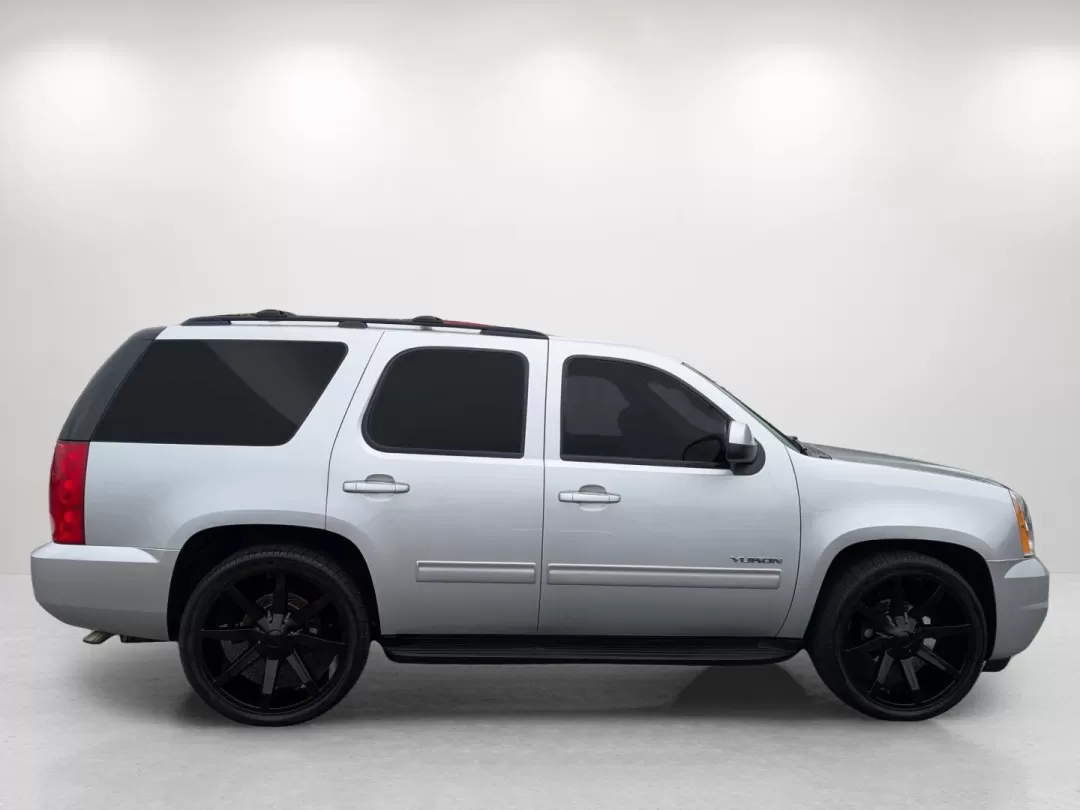 2012 /Ebony GMC Yukon SLT (1GKS1CE05CR) with an Other engine, located at 3959 U.S. 80 W, Phenix City, AL, 36870, (334) 297-4885, 32.469296, -85.135185 - **Adventure Awaits with the 2012 GMC Yukon SLT Perfect for Families and Weekend Escapes!**<br /> <br /> Experience the open road like never before with the robust and reliable 2012 GMC Yukon SLT, now available at Gils Auto, your trusted Buy Here Pay Here dealership located at 3959 U.S. 80 W, Phenix - Photo#3