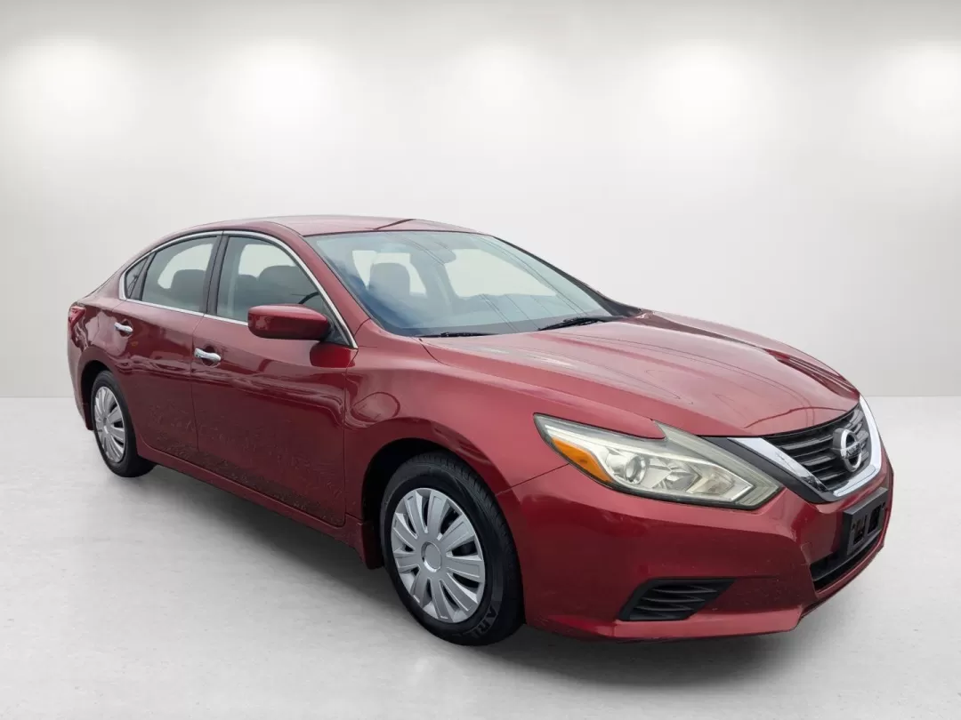 2016 /Charcoal Nissan Altima 2.5 S (1N4AL3AP2GN) with an Other engine, located at 7000 Northlake Connector, Columbus, GA, 31904, (706) 987-8085, 32.524975, -84.978134 - **Drive Your Dreams with the 2016 Nissan Altima 2.5 S at Gils Auto Perfect for Your Everyday Adventures!**<br /> <br /> Are you in search of a reliable sedan that's perfect for your daily commute or weekend escapades? Look no further than this stunning 2016 Nissan Altima 2.5 S, available now at Gil - Photo#2