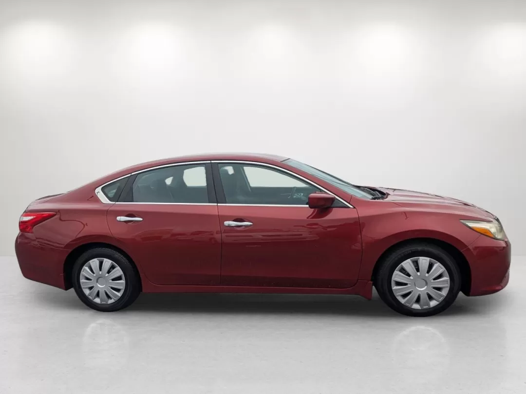 2016 /Charcoal Nissan Altima 2.5 S (1N4AL3AP2GN) with an Other engine, located at 7000 Northlake Connector, Columbus, GA, 31904, (706) 987-8085, 32.524975, -84.978134 - **Drive Your Dreams with the 2016 Nissan Altima 2.5 S at Gils Auto Perfect for Your Everyday Adventures!**<br /> <br /> Are you in search of a reliable sedan that's perfect for your daily commute or weekend escapades? Look no further than this stunning 2016 Nissan Altima 2.5 S, available now at Gil - Photo#3