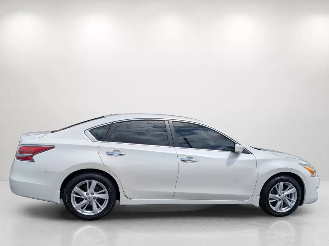 2014 /Beige Nissan Altima 2.5 SV (1N4AL3AP7EC) with an Other engine, located at 7000 Northlake Connector, Columbus, GA, 31904, (706) 987-8085, 32.524975, -84.978134 - **Experience the Freedom of the Open Road with the 2014 Nissan Altima 2.5 SV** <br /> <br /> Are you ready to elevate your daily commute or embark on weekend adventures? The 2014 Nissan Altima 2.5 SV is your perfect companion for both city and highway driving, making it ideal for budget-conscious - Photo#7