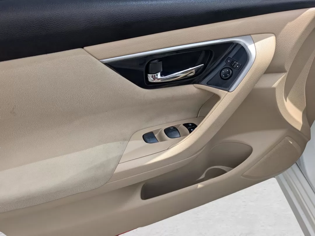 2014 /Beige Nissan Altima 2.5 SV (1N4AL3AP7EC) with an Other engine, located at 7000 Northlake Connector, Columbus, GA, 31904, (706) 987-8085, 32.524975, -84.978134 - **Experience the Freedom of the Open Road with the 2014 Nissan Altima 2.5 SV** <br /> <br /> Are you ready to elevate your daily commute or embark on weekend adventures? The 2014 Nissan Altima 2.5 SV is your perfect companion for both city and highway driving, making it ideal for budget-conscious - Photo#8