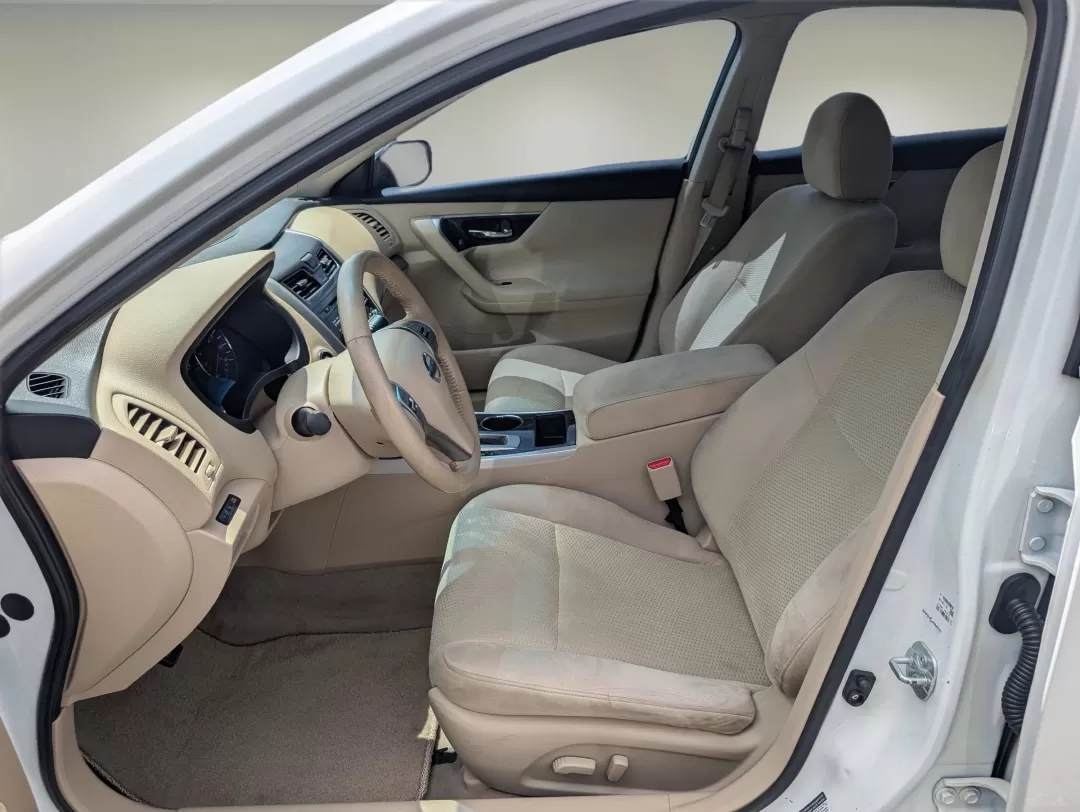 2014 /Beige Nissan Altima 2.5 SV (1N4AL3AP7EC) with an Other engine, located at 7000 Northlake Connector, Columbus, GA, 31904, (706) 987-8085, 32.524975, -84.978134 - **Experience the Freedom of the Open Road with the 2014 Nissan Altima 2.5 SV** <br /> <br /> Are you ready to elevate your daily commute or embark on weekend adventures? The 2014 Nissan Altima 2.5 SV is your perfect companion for both city and highway driving, making it ideal for budget-conscious - Photo#9