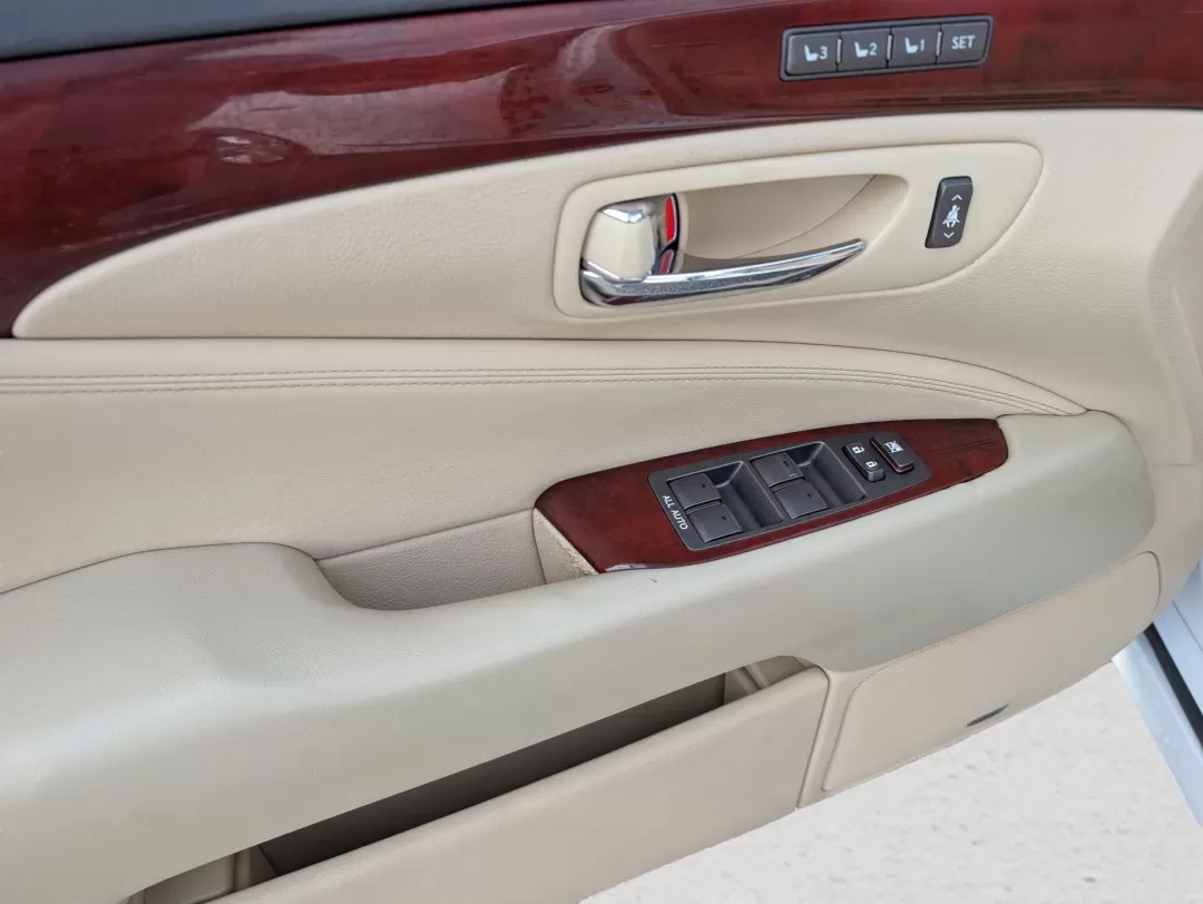 2012 Lexus LS 460 (JTHBL5EF9C5) with an Other engine, located at 1430 Gateway Drive, Opelika, AL, 36801, (334) 239-0944, 32.637871, -85.409790 - **Elevate Your Driving Experience: 2012 Lexus LS 460 at Gils Auto**<br /> <br /> Are you ready to redefine your daily commute or make a statement on those weekend getaways? The 2012 Lexus LS 460 is the perfect luxury sedan to elevate your driving experience, offering a seamless blend of comfort, sty - Photo#8