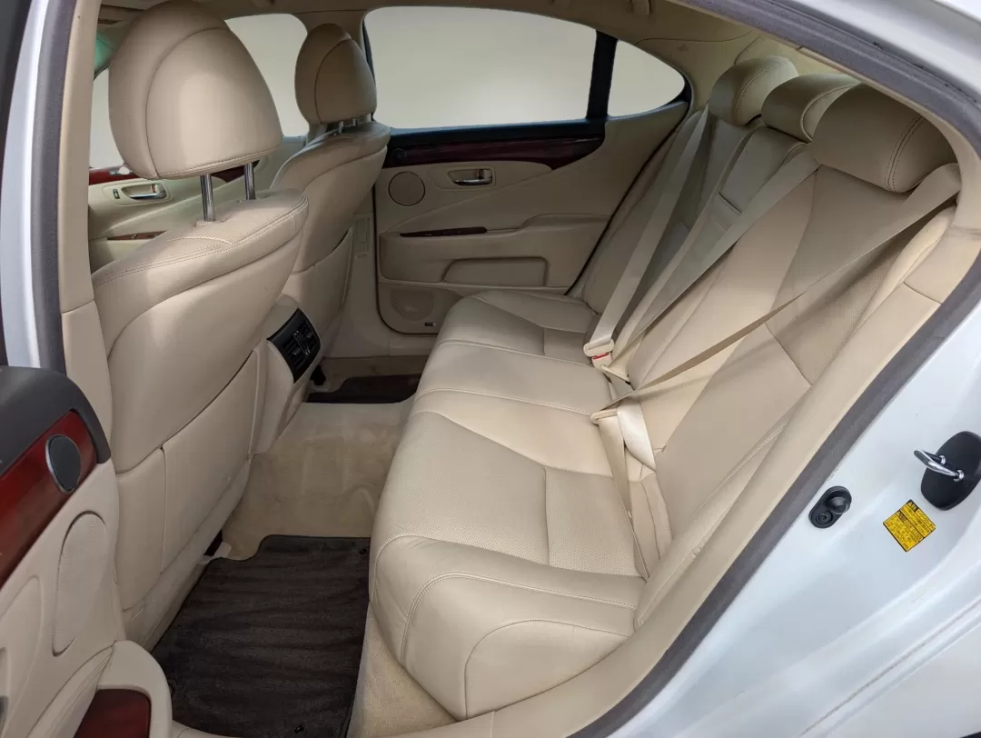 2012 Lexus LS 460 (JTHBL5EF9C5) with an Other engine, located at 1430 Gateway Drive, Opelika, AL, 36801, (334) 239-0944, 32.637871, -85.409790 - **Elevate Your Driving Experience: 2012 Lexus LS 460 at Gils Auto**<br /> <br /> Are you ready to redefine your daily commute or make a statement on those weekend getaways? The 2012 Lexus LS 460 is the perfect luxury sedan to elevate your driving experience, offering a seamless blend of comfort, sty - Photo#10