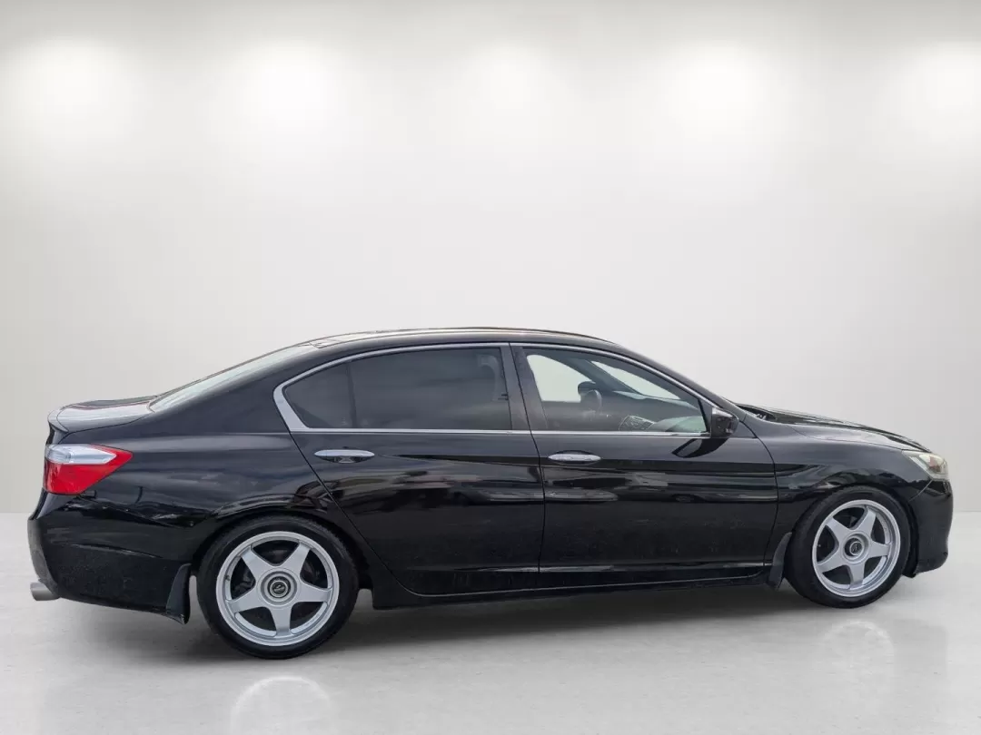 2015 Honda Accord Sedan Sport (1HGCR2E50FA) with an Other engine, located at 5115 14th Ave., Columbus, GA, 31904, (706) 323-0345, 32.511494, -84.971046 - **Elevate Your Daily Commute with the 2015 Honda Accord Sedan at Gils Auto - Phenix City!**<br /> <br /> If you're searching for a reliable, stylish vehicle that can handle your busy lifestyle, look no further than the 2015 Honda Accord Sedan. This car is not just a mode of transportation; it's an e - Photo#3