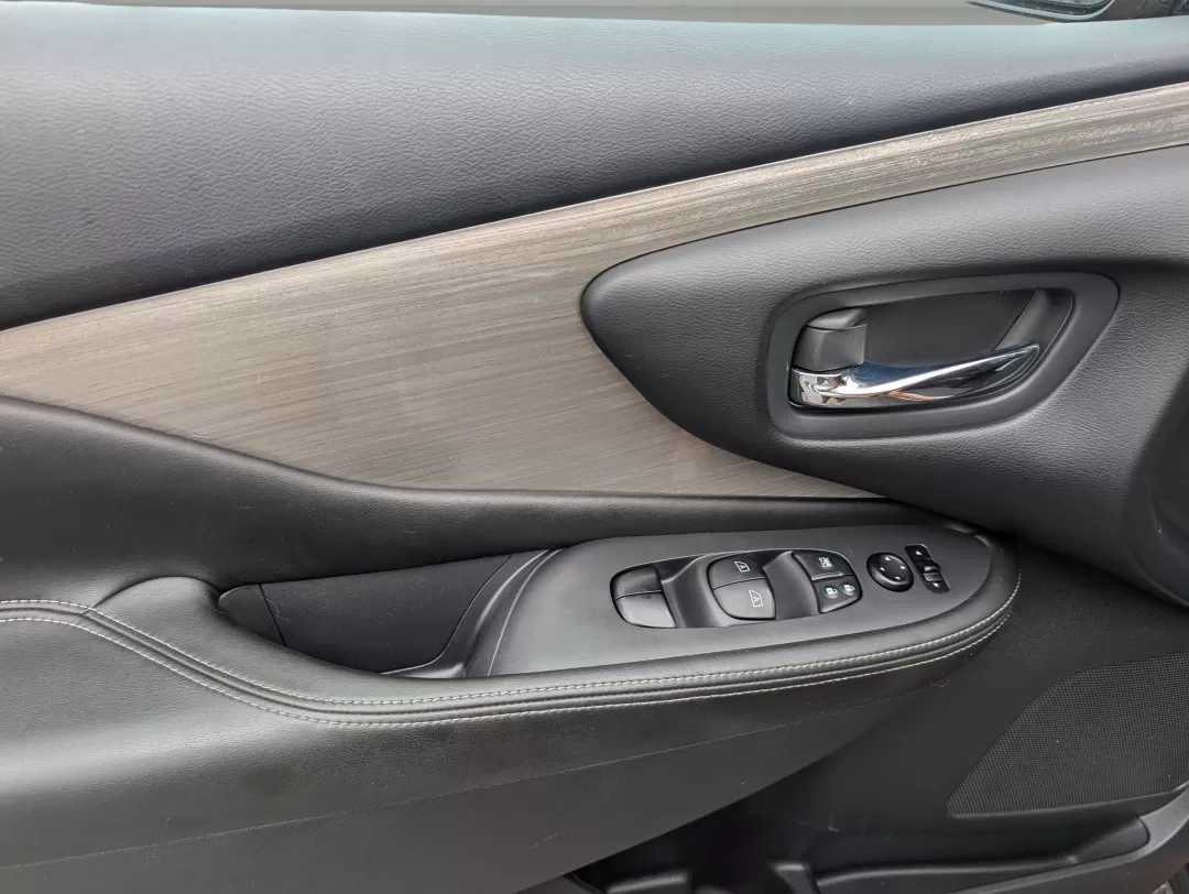 2015 /Black Nissan Murano S (5N1AZ2MH8FN) with an Other engine, located at 3959 U.S. 80 W, Phenix City, AL, 36870, (334) 297-4885, 32.469296, -85.135185 - **Experience Adventure and Comfort with the 2015 Nissan Murano!** <br /> <br /> Are you ready to elevate your driving experience? Whether you're navigating the hustle and bustle of daily commutes in Phenix City, AL, or planning an unforgettable weekend getaway, the 2015 Nissan Murano is the perfect - Photo#8