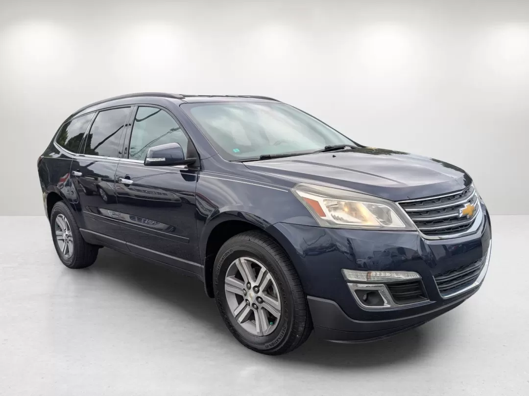 2015 /Dark Titanium/Light Titanium Chevrolet Traverse LT (1GNKRGKD3FJ) with an Other engine, located at 7000 Northlake Connector, Columbus, GA, 31904, (706) 987-8085, 32.524975, -84.978134 - **Explore Your Next Adventure with the 2015 Chevrolet Traverse LT at Gils Auto in Phenix City, AL!**<br /> <br /> Are you searching for the perfect SUV that effortlessly combines space, comfort, and versatility for your family or weekend adventures? Look no further than this stunning 2015 Chevrolet - Photo#2