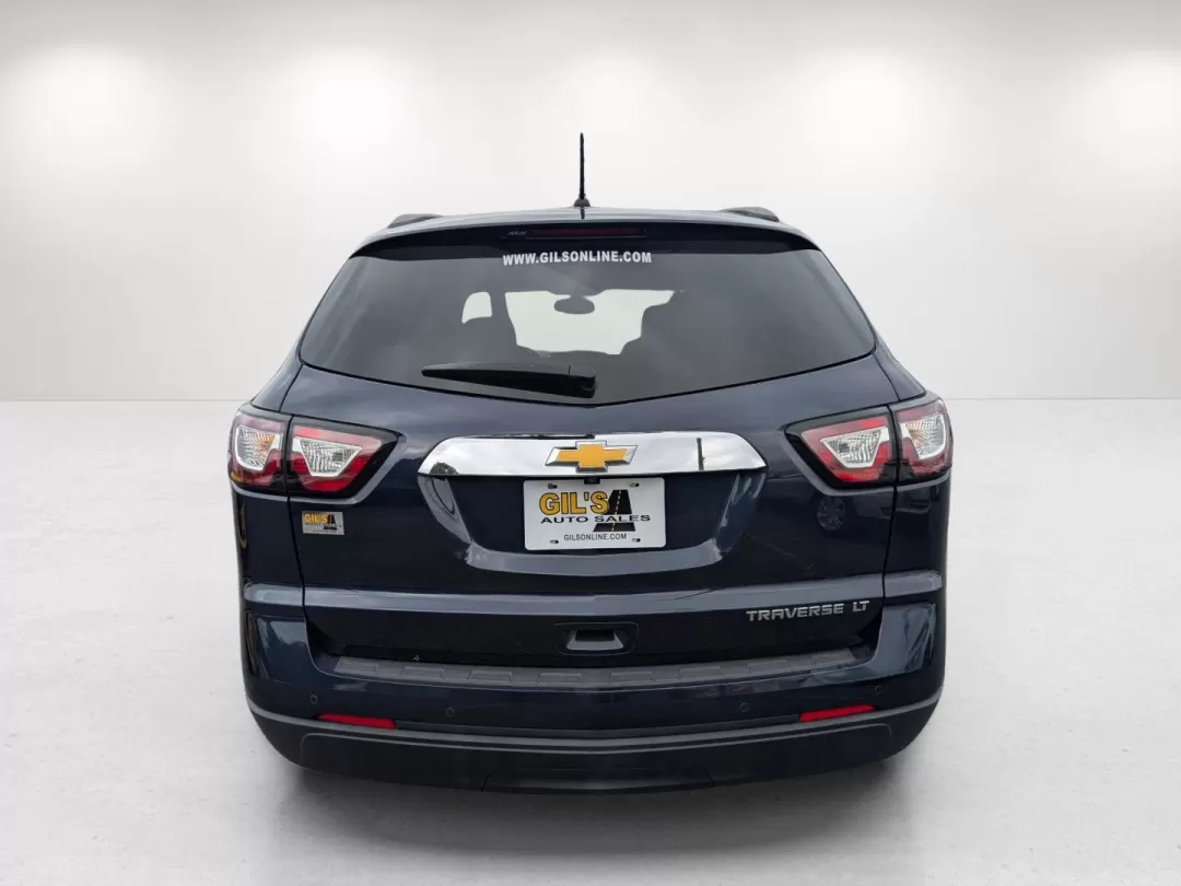 2015 /Dark Titanium/Light Titanium Chevrolet Traverse LT (1GNKRGKD3FJ) with an Other engine, located at 7000 Northlake Connector, Columbus, GA, 31904, (706) 987-8085, 32.524975, -84.978134 - **Explore Your Next Adventure with the 2015 Chevrolet Traverse LT at Gils Auto in Phenix City, AL!**<br /> <br /> Are you searching for the perfect SUV that effortlessly combines space, comfort, and versatility for your family or weekend adventures? Look no further than this stunning 2015 Chevrolet - Photo#5