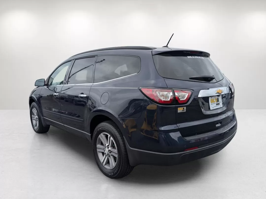 2015 /Dark Titanium/Light Titanium Chevrolet Traverse LT (1GNKRGKD3FJ) with an Other engine, located at 7000 Northlake Connector, Columbus, GA, 31904, (706) 987-8085, 32.524975, -84.978134 - **Explore Your Next Adventure with the 2015 Chevrolet Traverse LT at Gils Auto in Phenix City, AL!**<br /> <br /> Are you searching for the perfect SUV that effortlessly combines space, comfort, and versatility for your family or weekend adventures? Look no further than this stunning 2015 Chevrolet - Photo#6