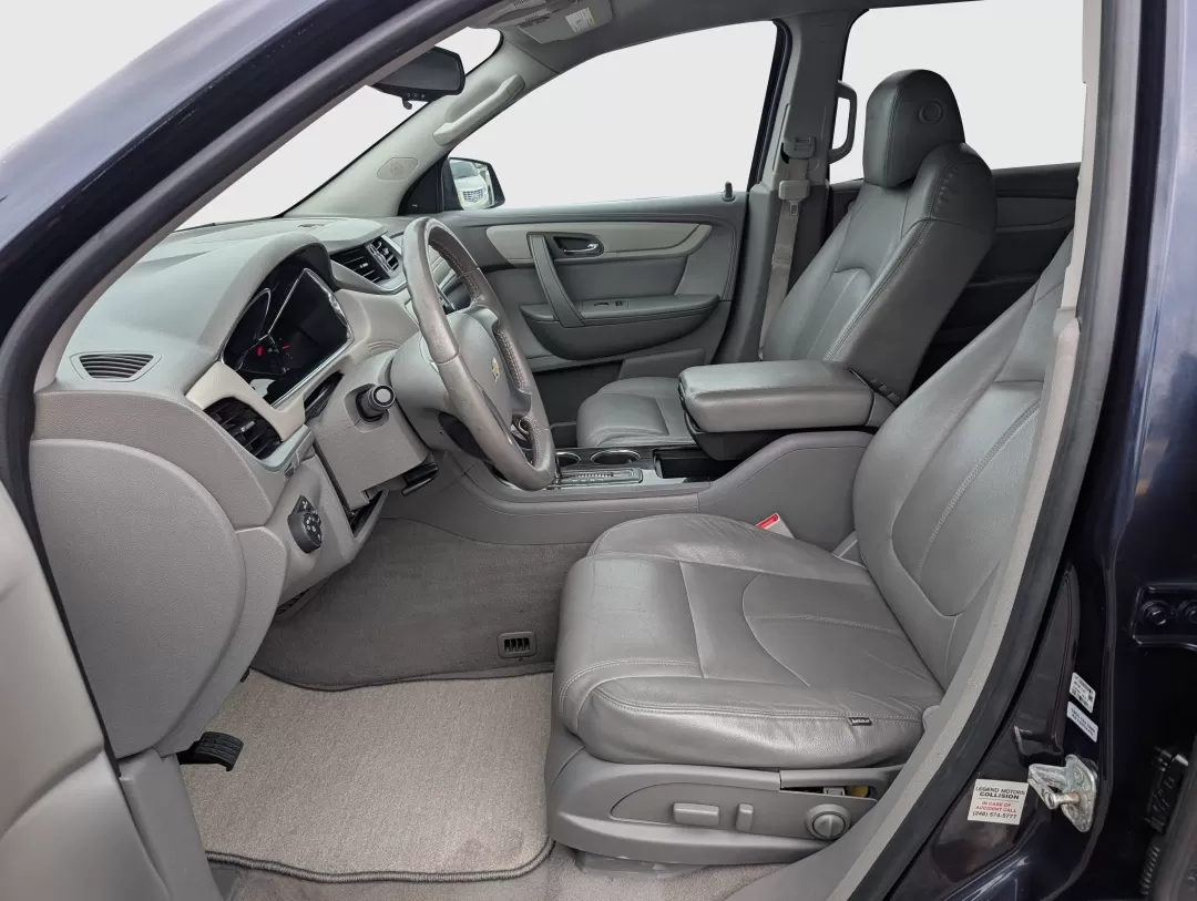 2015 /Dark Titanium/Light Titanium Chevrolet Traverse LT (1GNKRGKD3FJ) with an Other engine, located at 7000 Northlake Connector, Columbus, GA, 31904, (706) 987-8085, 32.524975, -84.978134 - **Explore Your Next Adventure with the 2015 Chevrolet Traverse LT at Gils Auto in Phenix City, AL!**<br /> <br /> Are you searching for the perfect SUV that effortlessly combines space, comfort, and versatility for your family or weekend adventures? Look no further than this stunning 2015 Chevrolet - Photo#9