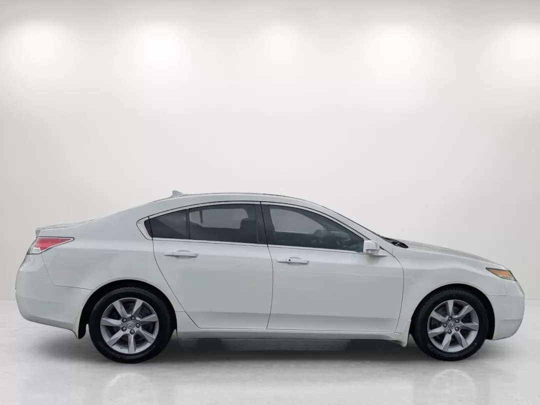 2013 Acura TL Tech (19UUA8F57DA) with an Other engine, located at 3959 U.S. 80 W, Phenix City, AL, 36870, (334) 297-4885, 32.469296, -85.135185 - **Experience Luxury and Reliability with the 2013 Acura TL Tech Perfect for Your Daily Commute and Weekend Getaways!**<br /> <br /> If you're on the lookout for a reliable vehicle that seamlessly blends luxury with functionality, look no further than the stunning 2013 Acura TL Tech. At Gils Auto, l - Photo#4