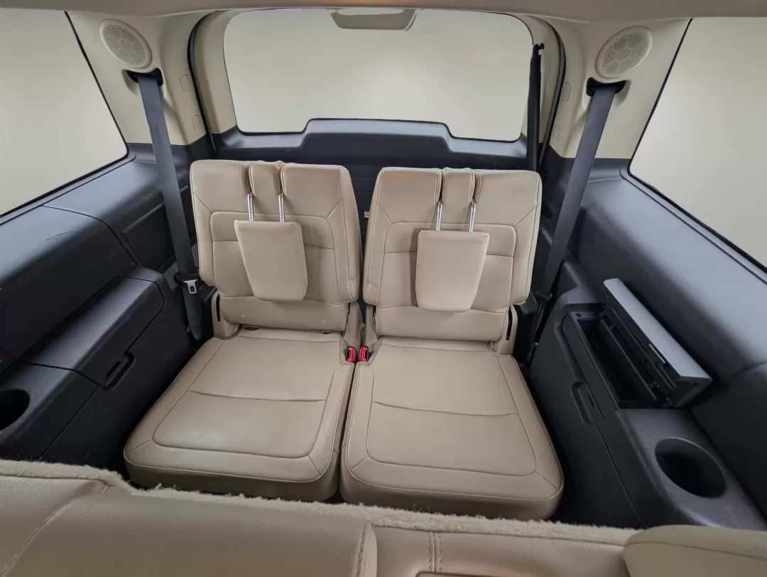 2015 Ford Flex Limited (2FMHK6D87FB) with an Other engine, located at 1430 Gateway Drive, Opelika, AL, 36801, (334) 239-0944, 32.637871, -85.409790 - **Explore the Open Road in Comfort: 2015 Ford Flex Limited AWD at Gils Auto in Phenix City, AL!**<br /> <br /> Are you looking for the perfect family vehicle that accommodates your active lifestyle while providing comfort, safety, and style? Look no further than this stunning **2015 Ford Flex Limite - Photo#11