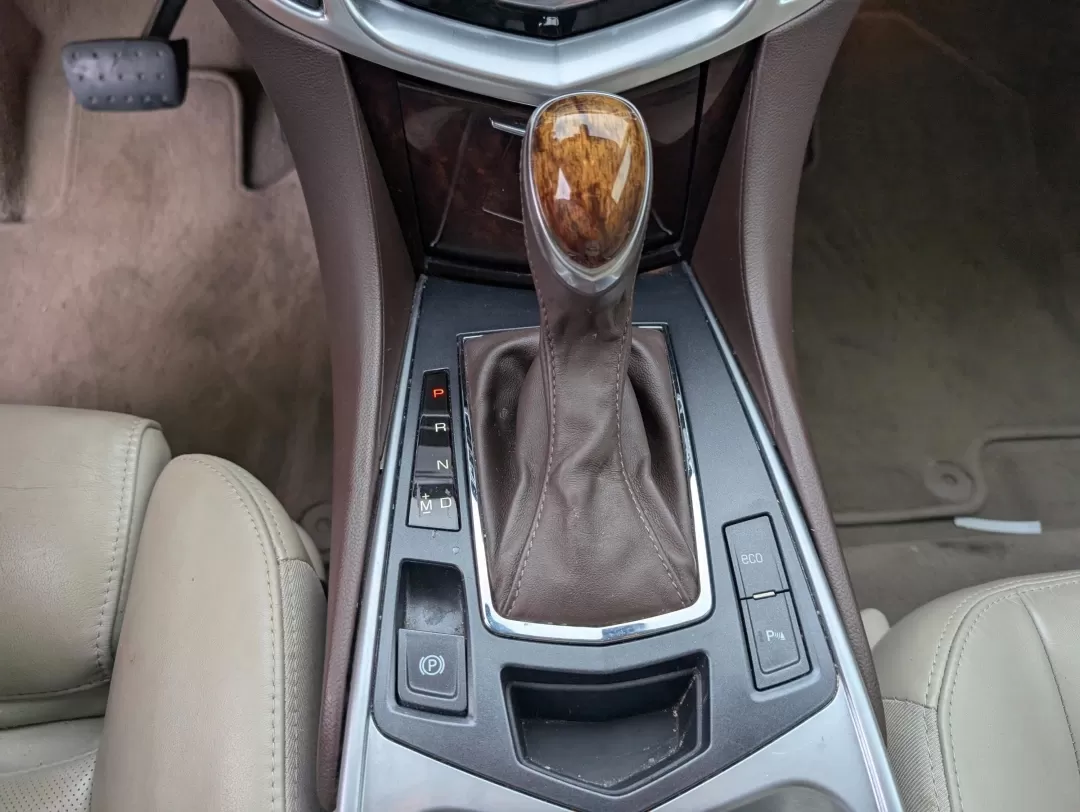 2015 /Shale w/Brownstone accents Cadillac SRX Luxury Collection (3GYFNBE39FS) with an Other engine, located at 5115 14th Ave., Columbus, GA, 31904, (706) 323-0345, 32.511494, -84.971046 - Discover the perfect blend of luxury and practicality with the 2015 Cadillac SRX Luxury Collection, ideal for both family road trips and daily commutes. Imagine gliding through the streets of Phenix City, AL, in a refined SUV that combines style with functionality. With its spacious interior and cut - Photo#13