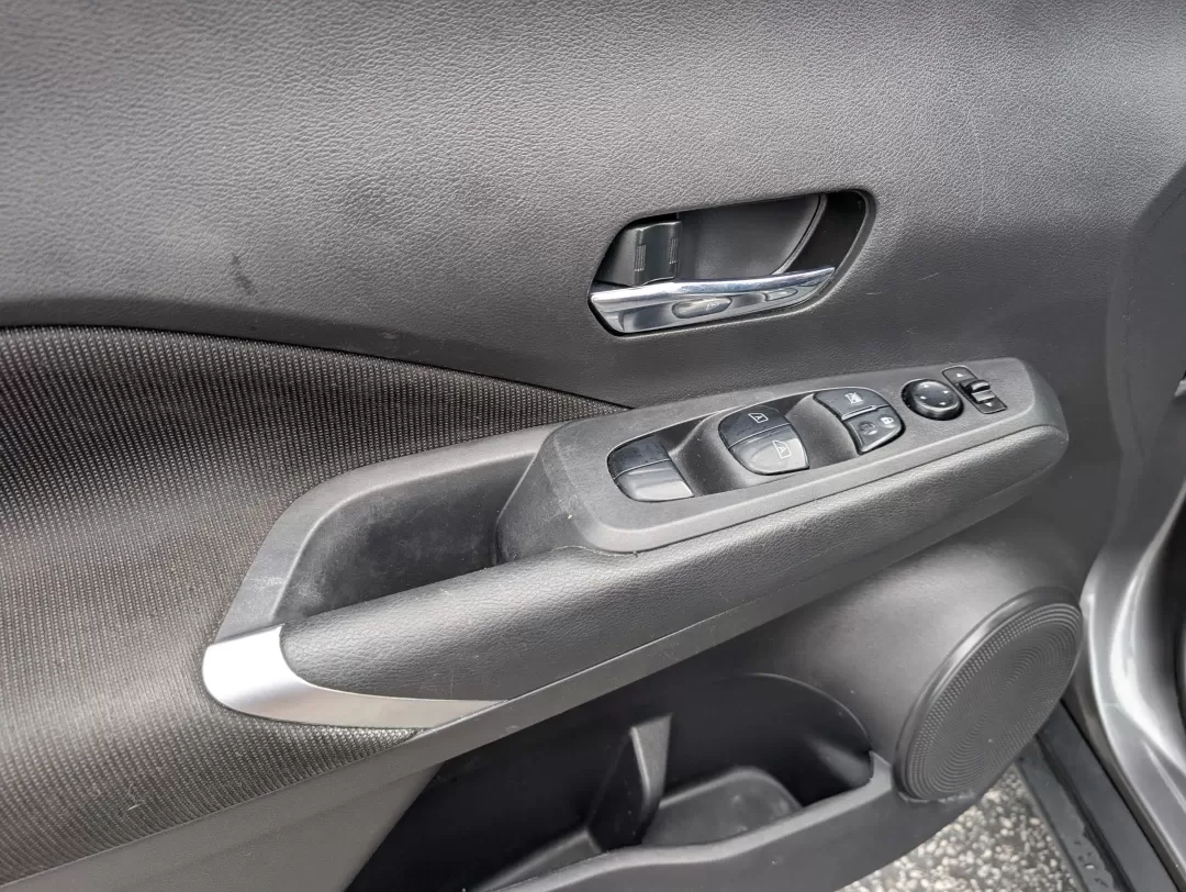 2021 /Charcoal Nissan Kicks SV (3N1CP5CV1ML) with an Other engine, located at 3959 U.S. 80 W, Phenix City, AL, 36870, (334) 297-4885, 32.469296, -85.135185 - **Discover the Perfect SUV for Your Active Lifestyle!**<br /> <br /> Are you searching for a versatile and stylish vehicle that perfectly complements your adventurous spirit? Look no further! At Gils Auto, located at 3959 U.S. 80 W in Phenix City, AL, we proudly present the 2021 Nissan Kicks SV-an i - Photo#7