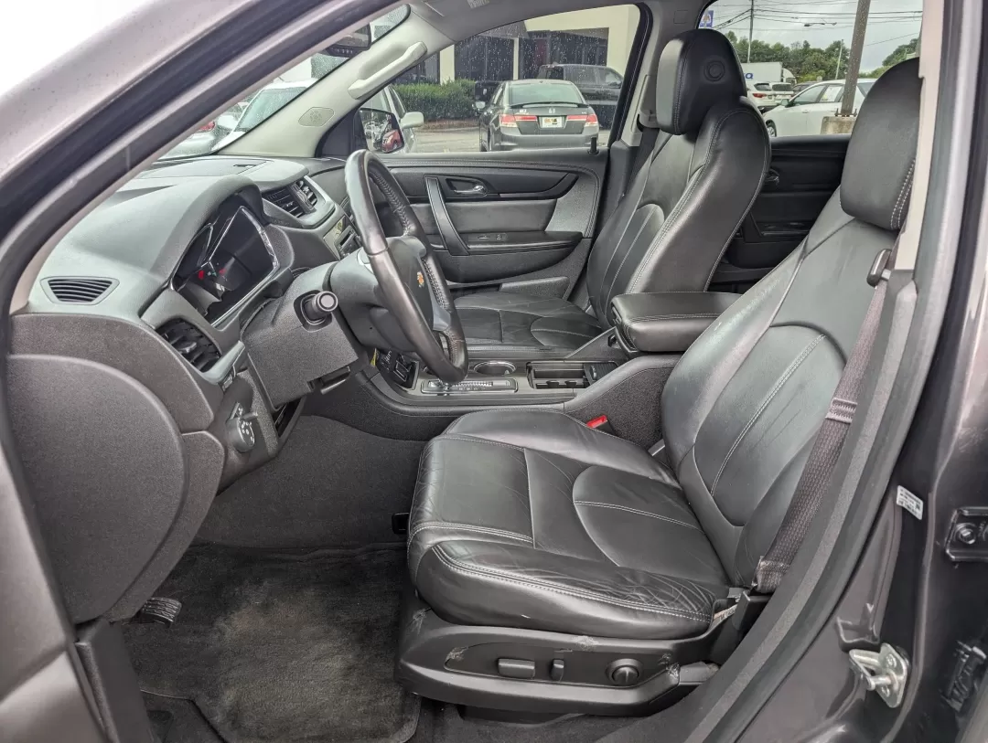 2015 /Ebony Chevrolet Traverse LT (1GNKRHKD9FJ) with an Other engine, located at 3959 U.S. 80 W, Phenix City, AL, 36870, (334) 297-4885, 32.469296, -85.135185 - **Discover Adventure with the 2015 Chevrolet Traverse LT Your Perfect Family SUV!**<br /> <br /> Are you ready to elevate your family adventures? The 2015 Chevrolet Traverse LT is designed to take your family outings, weekend getaways, and daily commutes to an entirely new level. With spacious seat - Photo#9