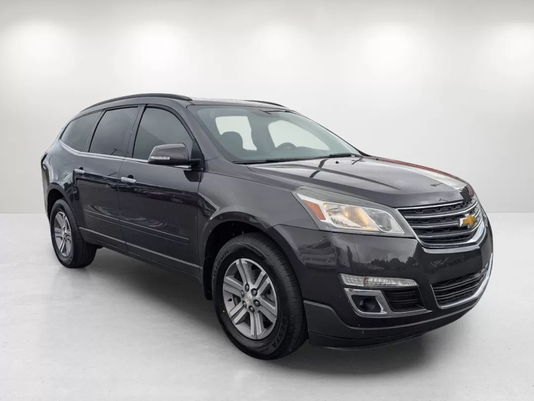 2015 /Ebony Chevrolet Traverse LT (1GNKRHKD9FJ) with an Other engine, located at 3959 U.S. 80 W, Phenix City, AL, 36870, (334) 297-4885, 32.469296, -85.135185 - **Discover Adventure with the 2015 Chevrolet Traverse LT Your Perfect Family SUV!**<br /> <br /> Are you ready to elevate your family adventures? The 2015 Chevrolet Traverse LT is designed to take your family outings, weekend getaways, and daily commutes to an entirely new level. With spacious seat - Photo#3