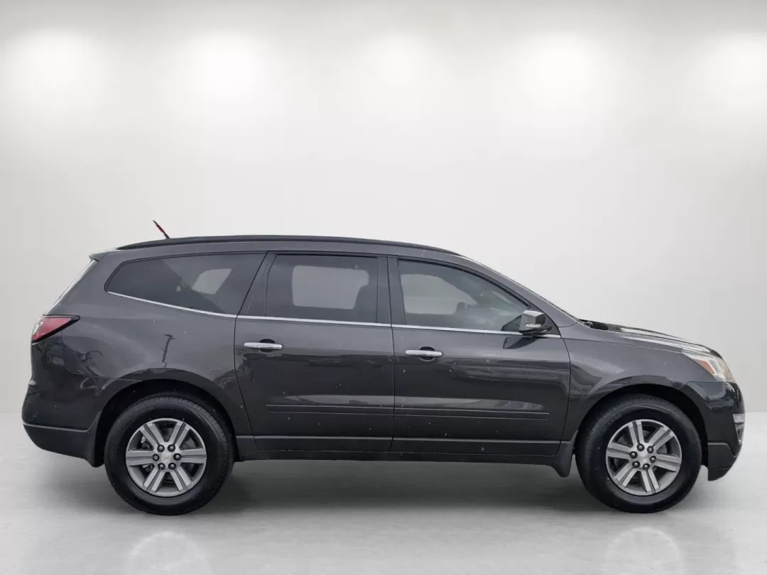 2015 /Ebony Chevrolet Traverse LT (1GNKRHKD9FJ) with an Other engine, located at 3959 U.S. 80 W, Phenix City, AL, 36870, (334) 297-4885, 32.469296, -85.135185 - **Discover Adventure with the 2015 Chevrolet Traverse LT Your Perfect Family SUV!**<br /> <br /> Are you ready to elevate your family adventures? The 2015 Chevrolet Traverse LT is designed to take your family outings, weekend getaways, and daily commutes to an entirely new level. With spacious seat - Photo#4