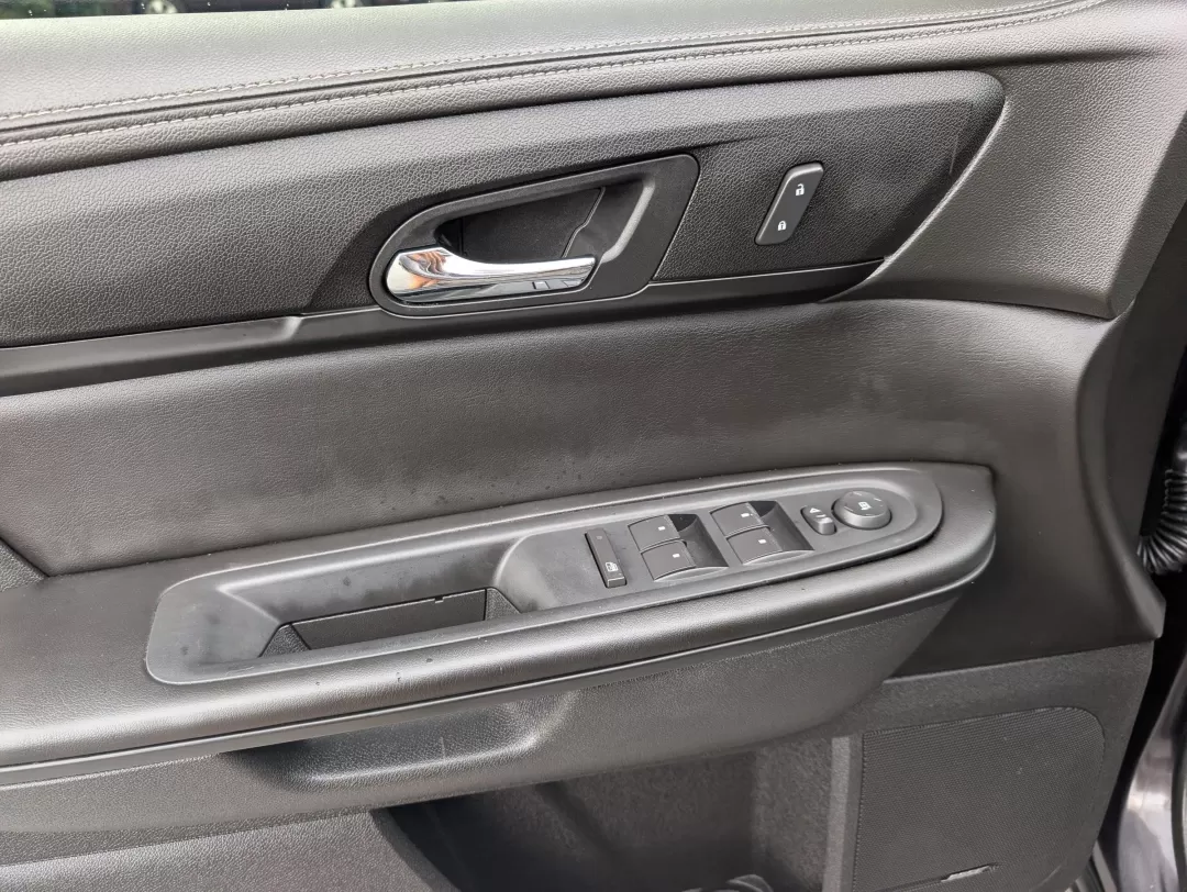 2015 /Ebony Chevrolet Traverse LT (1GNKRHKD9FJ) with an Other engine, located at 3959 U.S. 80 W, Phenix City, AL, 36870, (334) 297-4885, 32.469296, -85.135185 - **Discover Adventure with the 2015 Chevrolet Traverse LT Your Perfect Family SUV!**<br /> <br /> Are you ready to elevate your family adventures? The 2015 Chevrolet Traverse LT is designed to take your family outings, weekend getaways, and daily commutes to an entirely new level. With spacious seat - Photo#9
